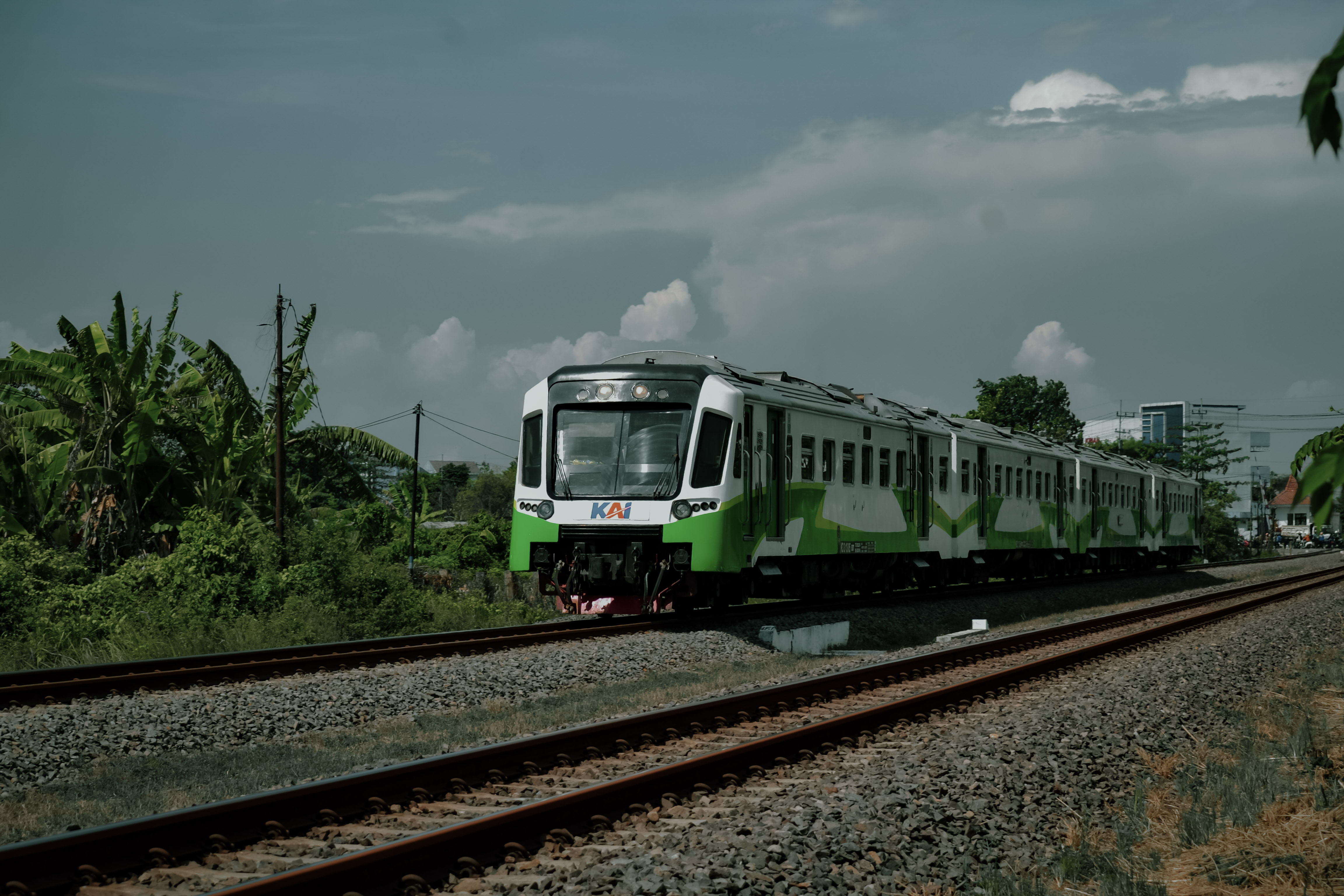 Kereta Jenggala Berangkat Dari Stasiun Krian