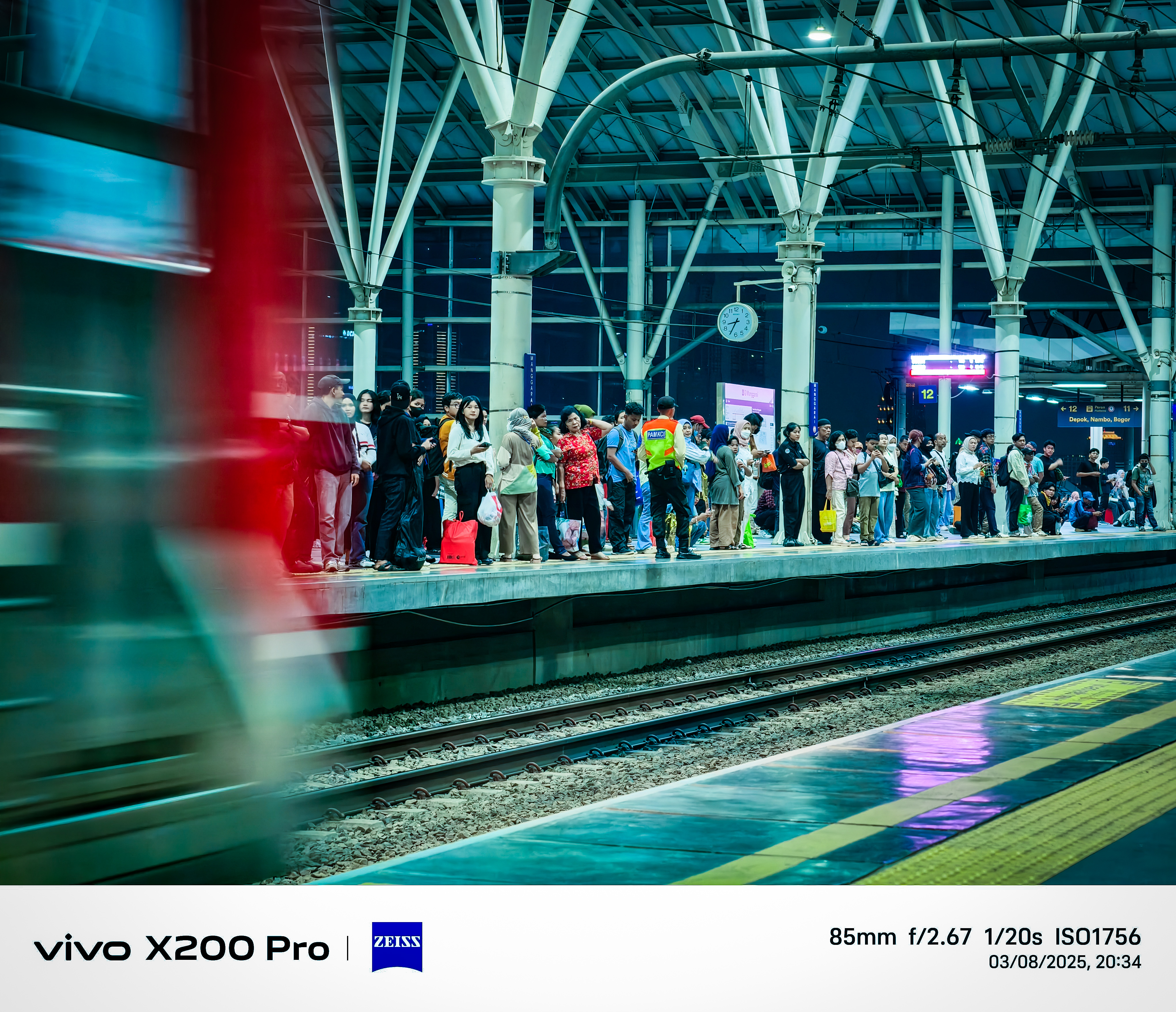 Stasiun Manggarai yang selalu ramai