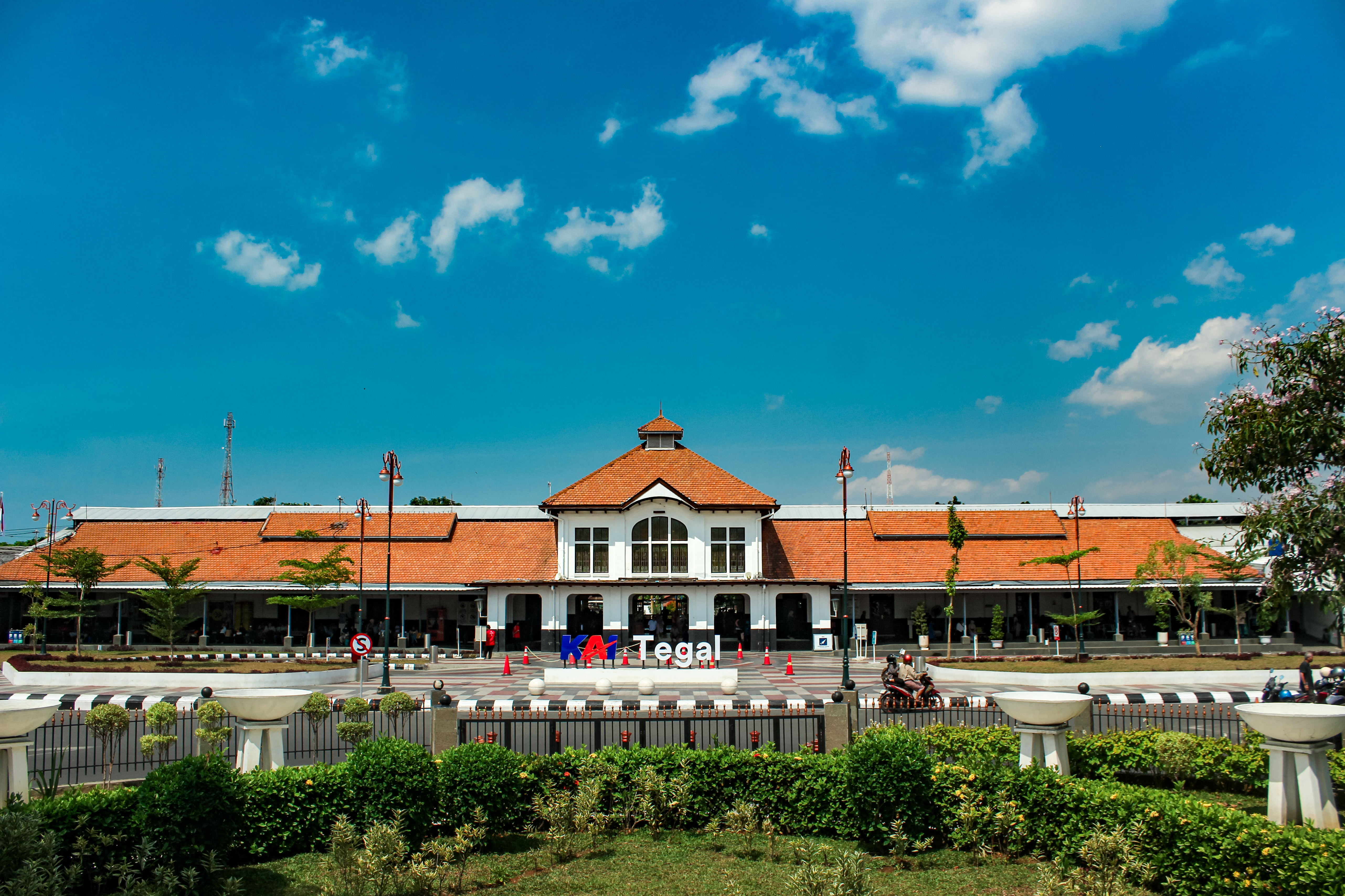 Infrastruktur Stasiun Tegal bergaya Belanda