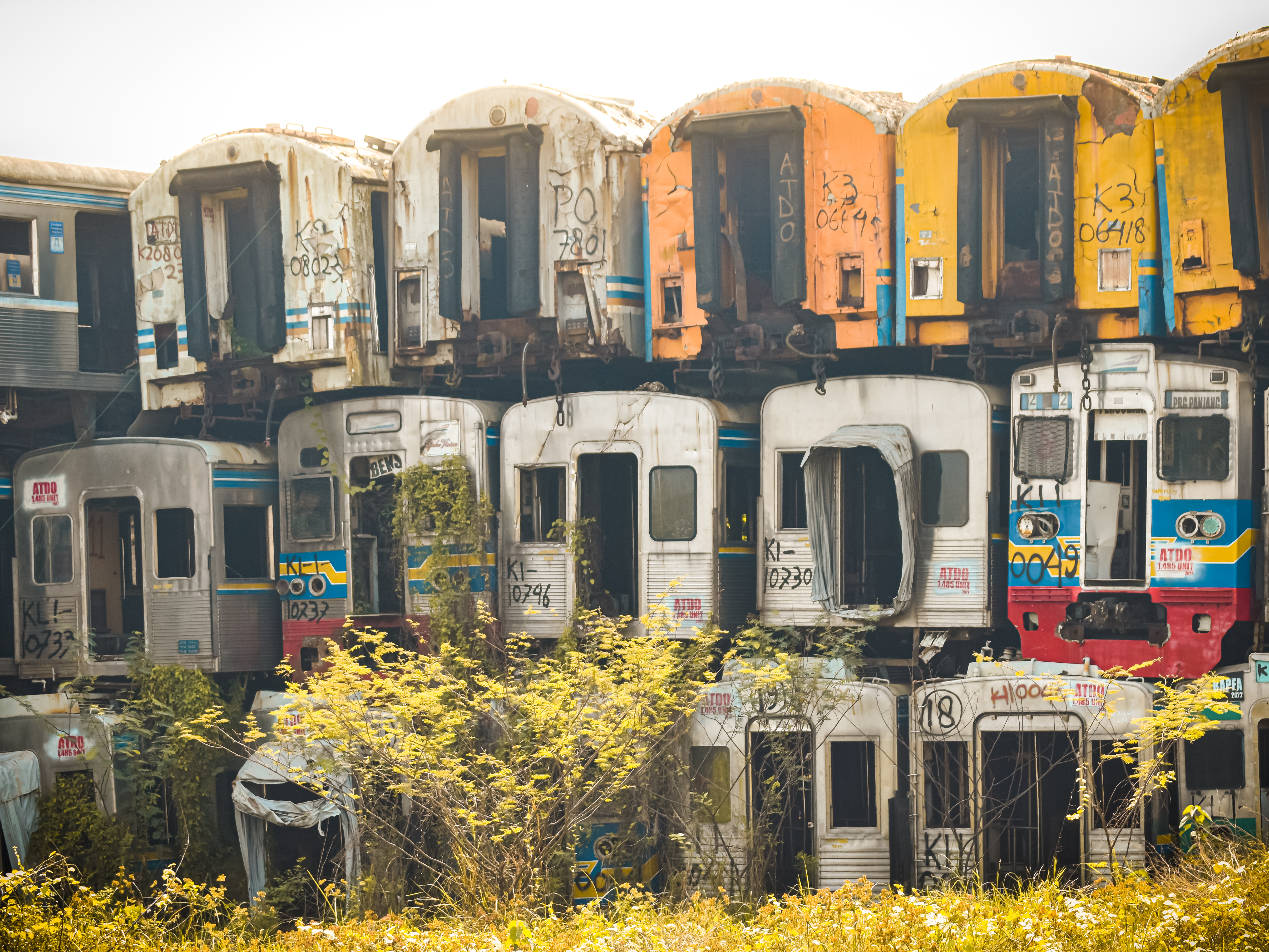 Tumpukan Besi Tua Yang Telah Terlupakan