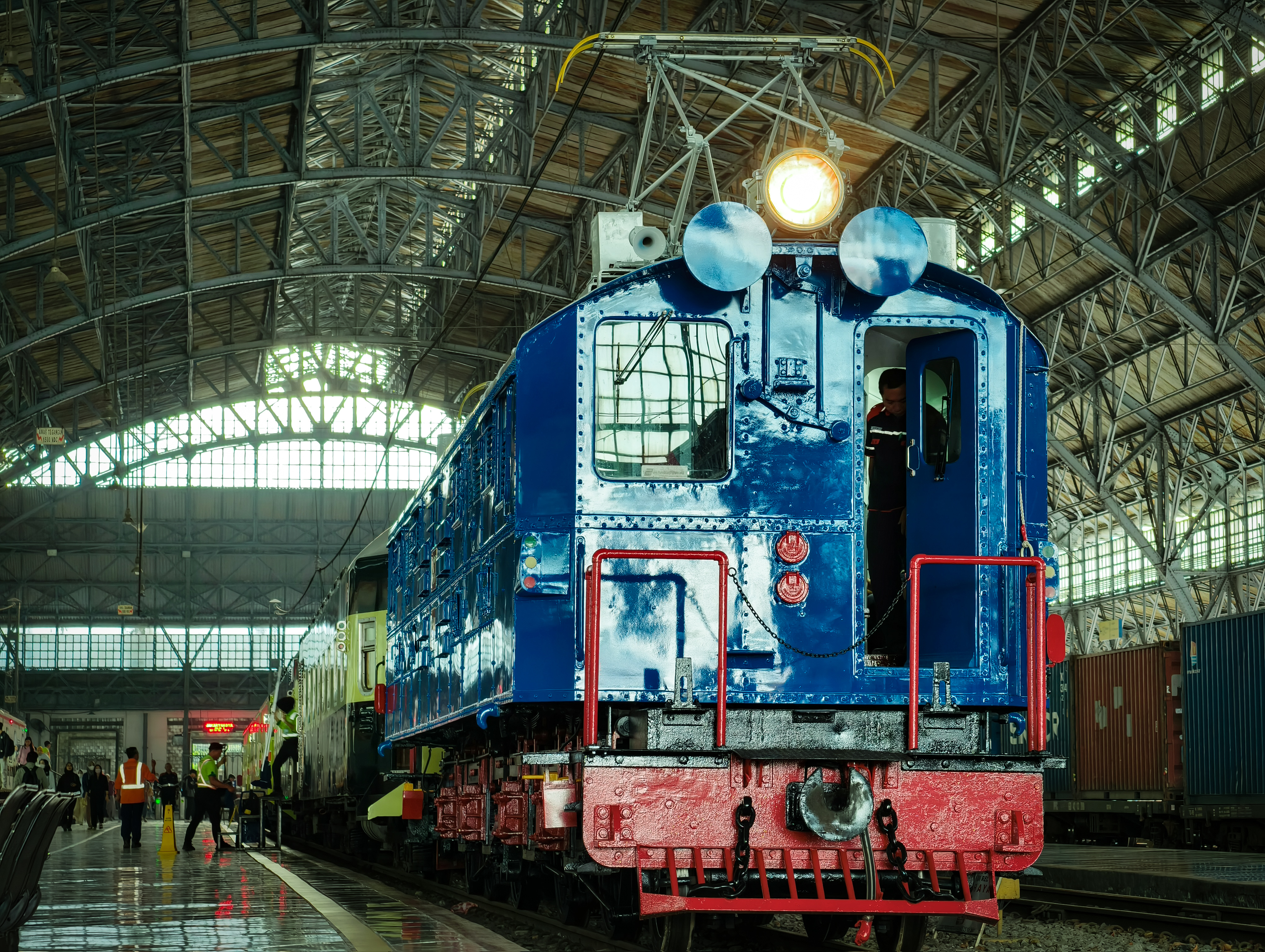 100 tahun Elektrifikasi Kereta Api di Pulau Jawa