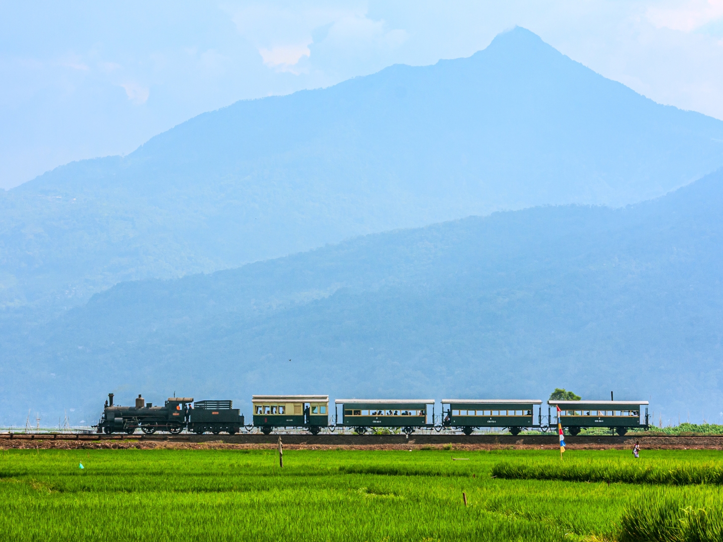 Melintasi Warisan Lintas Besi Ambarawa