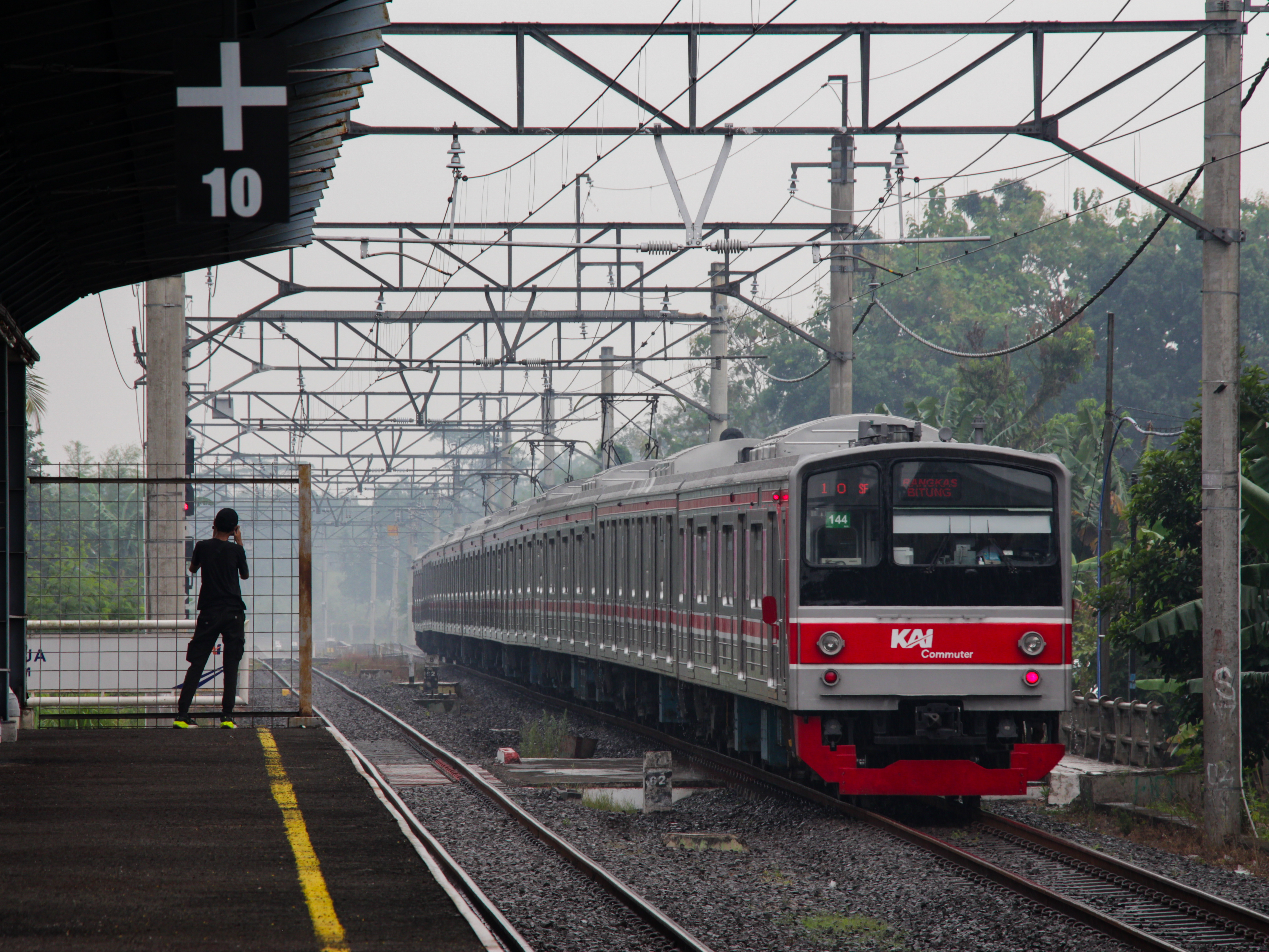 Setelah Hujan, Rel Kembali Bernyanyi