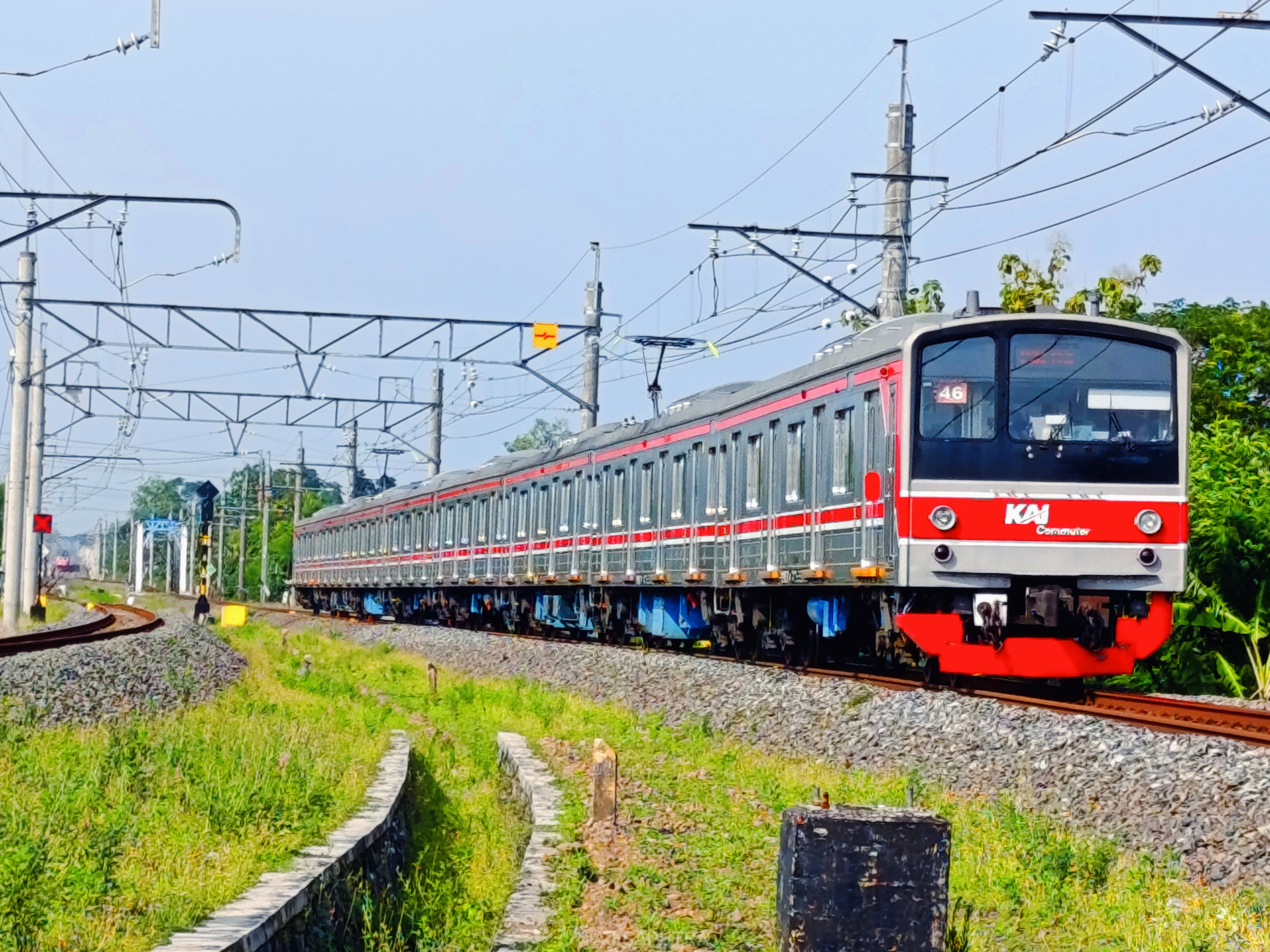 KRL JR-205 46 satu dari dua armada KRL seri JR di DAOP 6 Yogyakarta