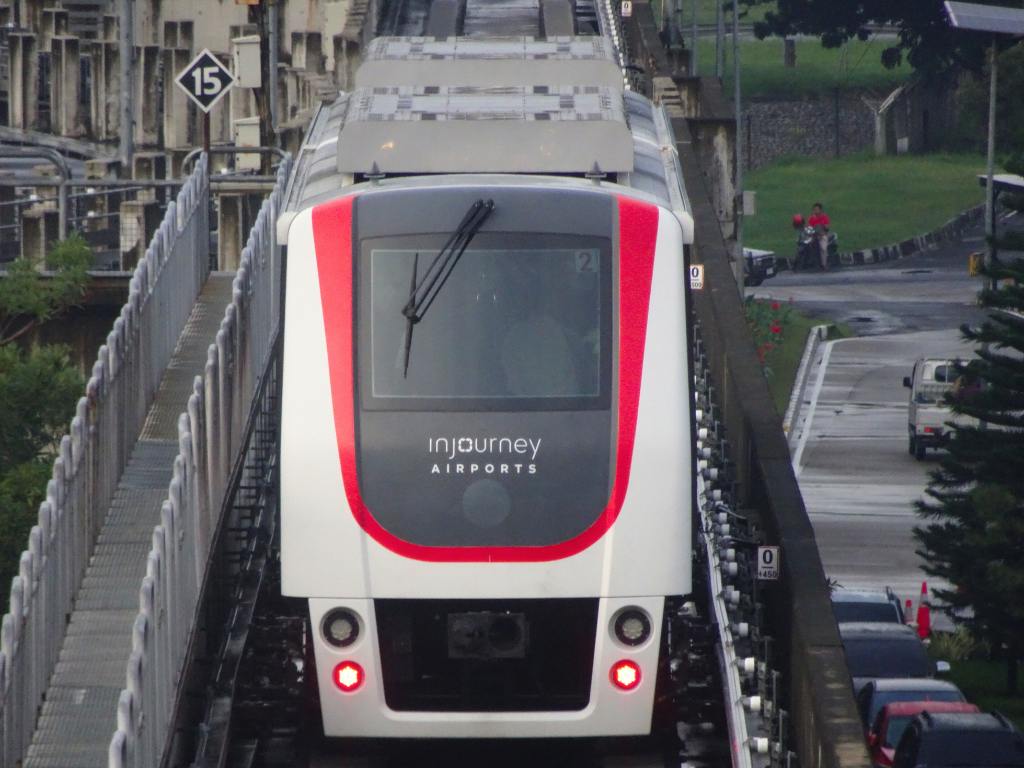 "Sang Roda Karet, Penggerak Konektivitas Internasional"