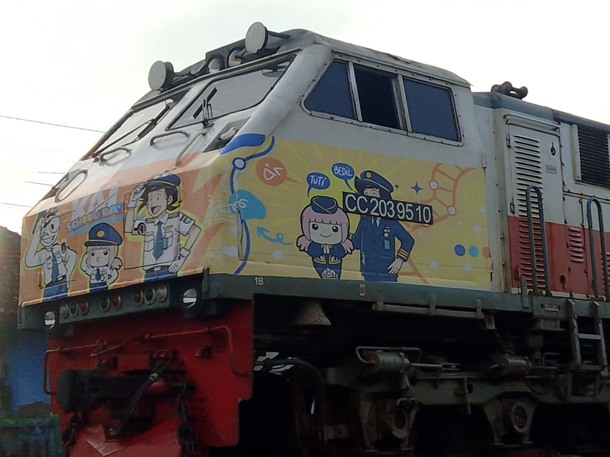 Kereta Serayu Di Stasiun Indihiang