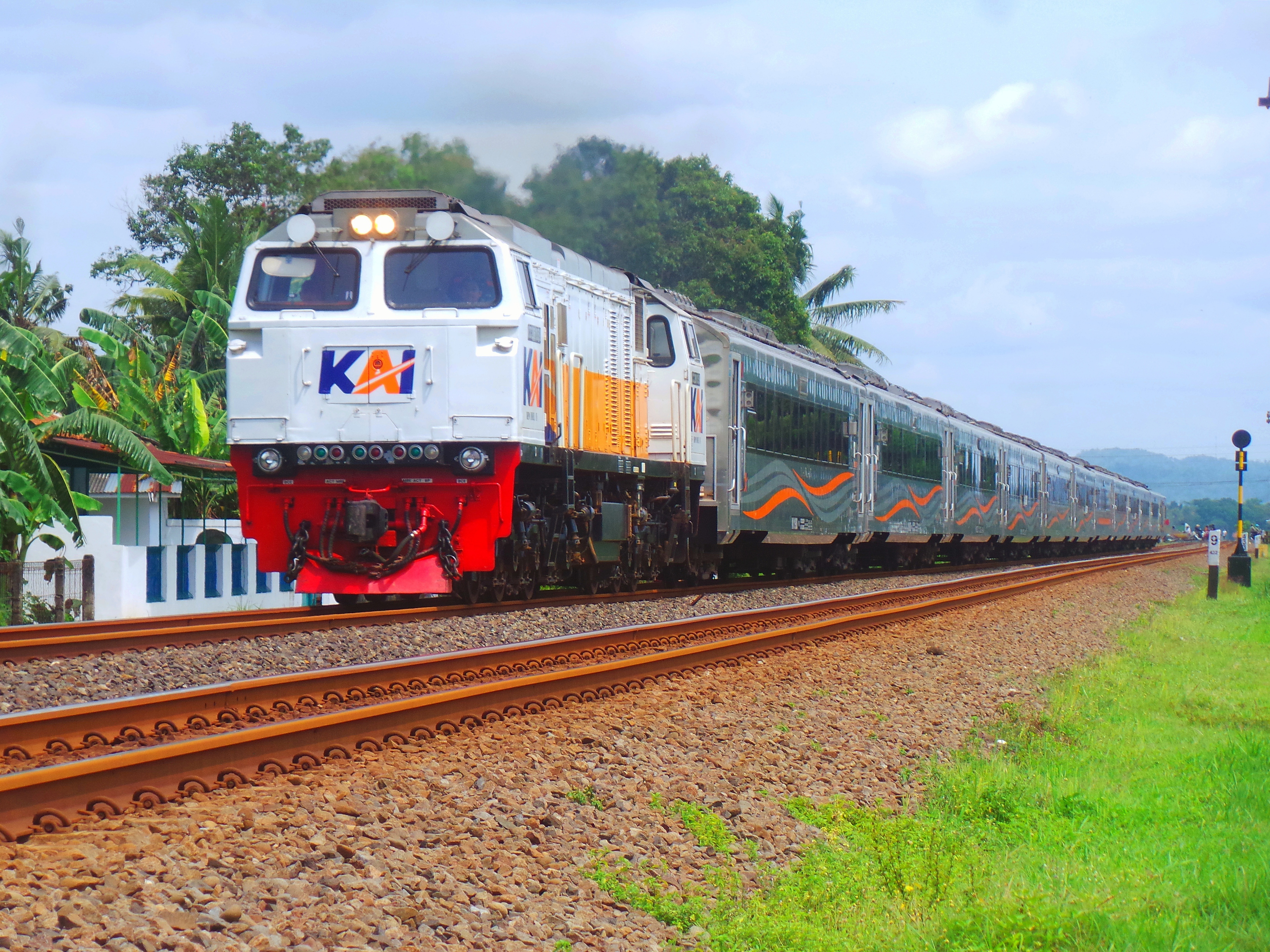 KA Direct Train Menuju Ibu Kota