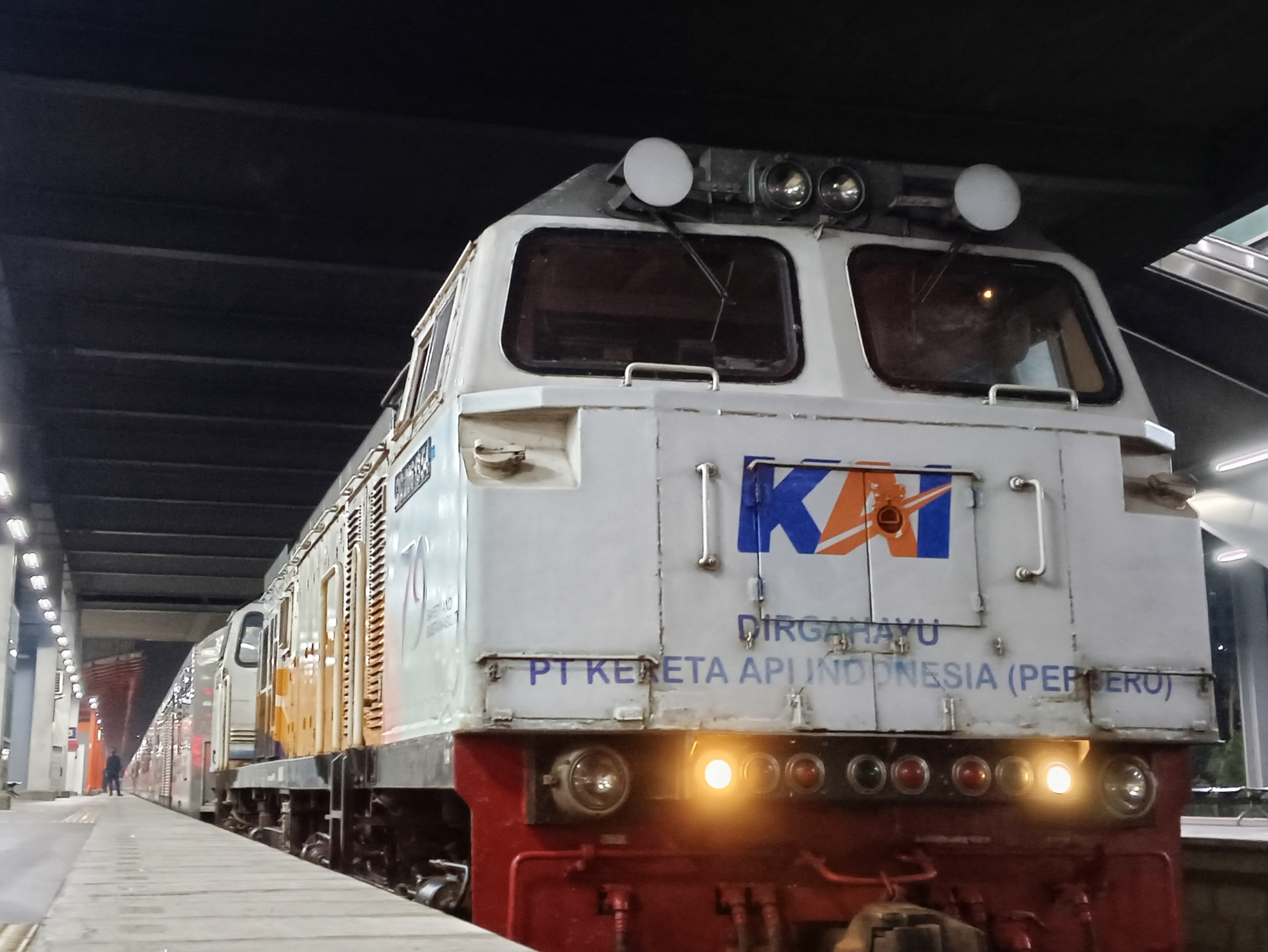 Ka. Argo Anjasmoro bersiap menembus malam