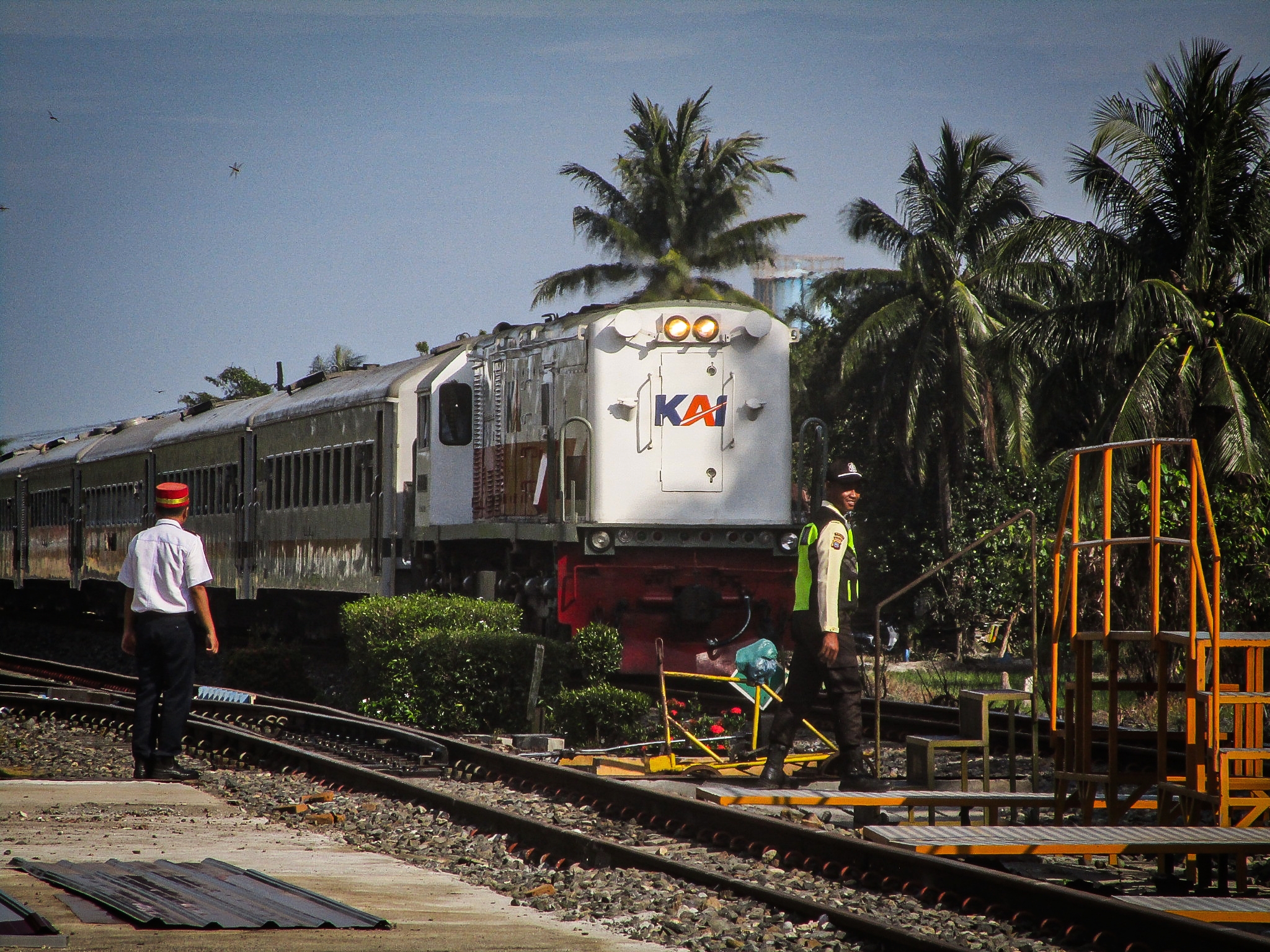 KESIGAPAN PETUGAS STASIUN