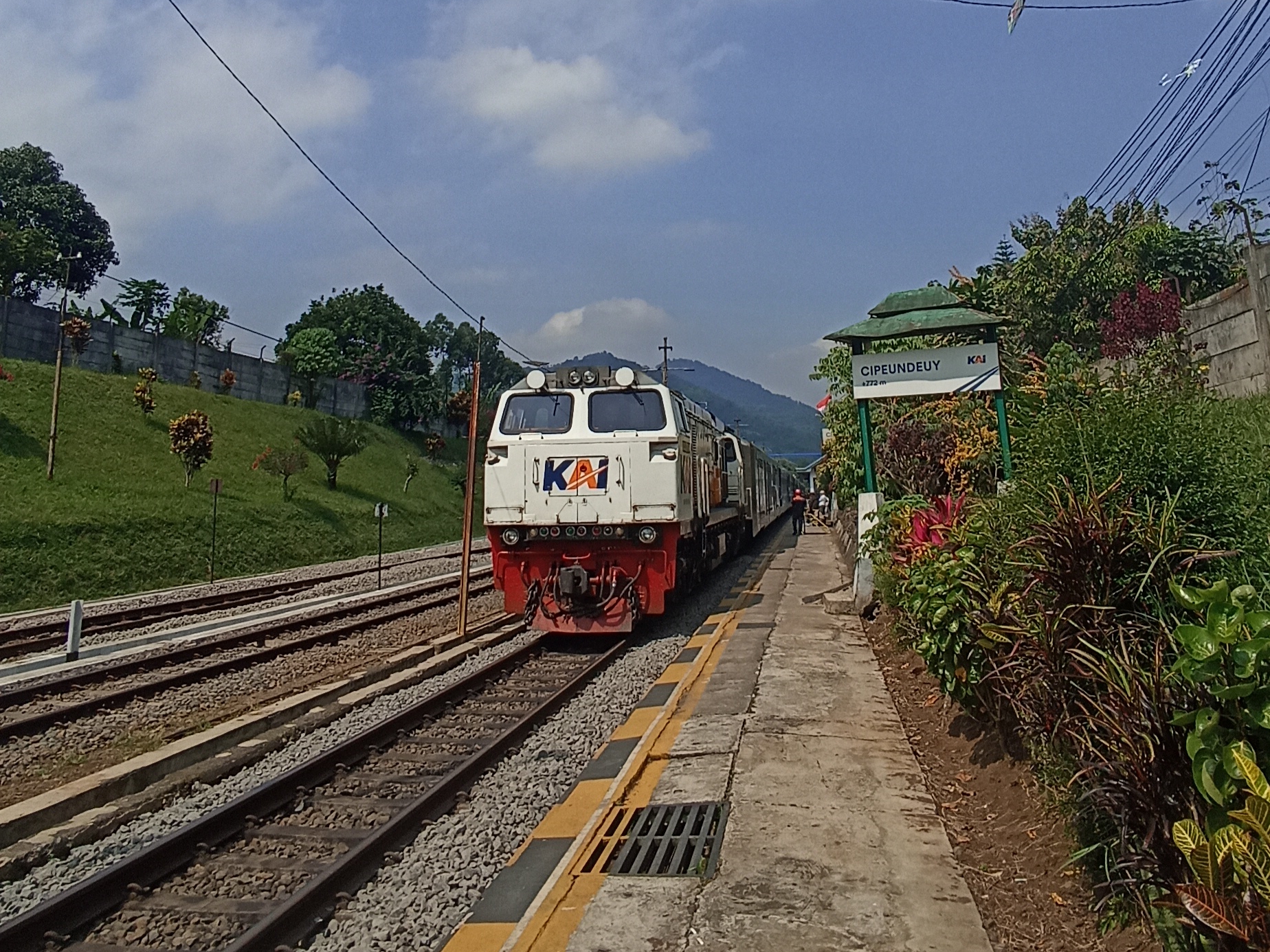 CC 206 Memimpin perjalanan KA Lodaya