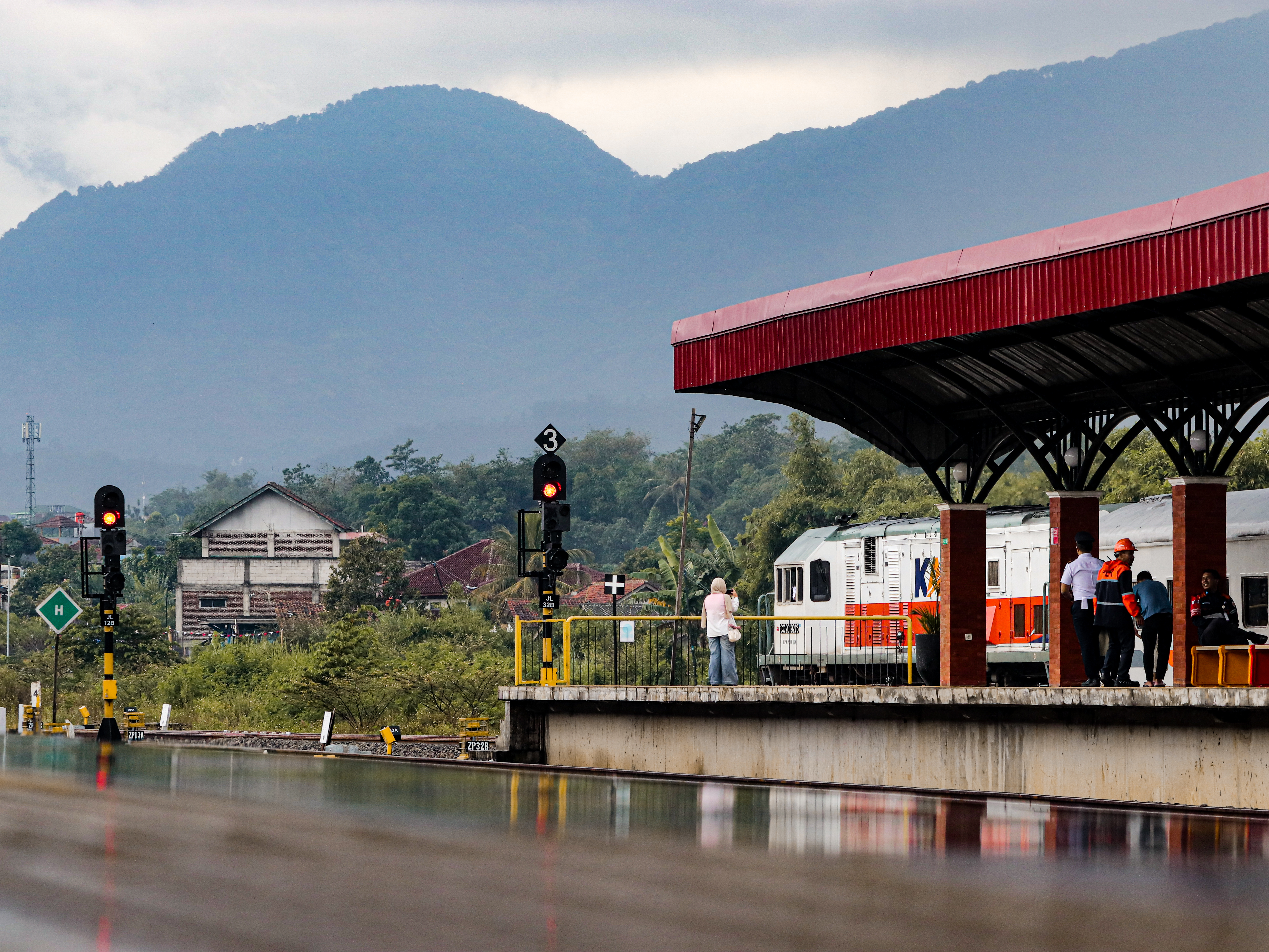Keindahan alam setelah hujan, membuat pemandangan menjadi lebih indah