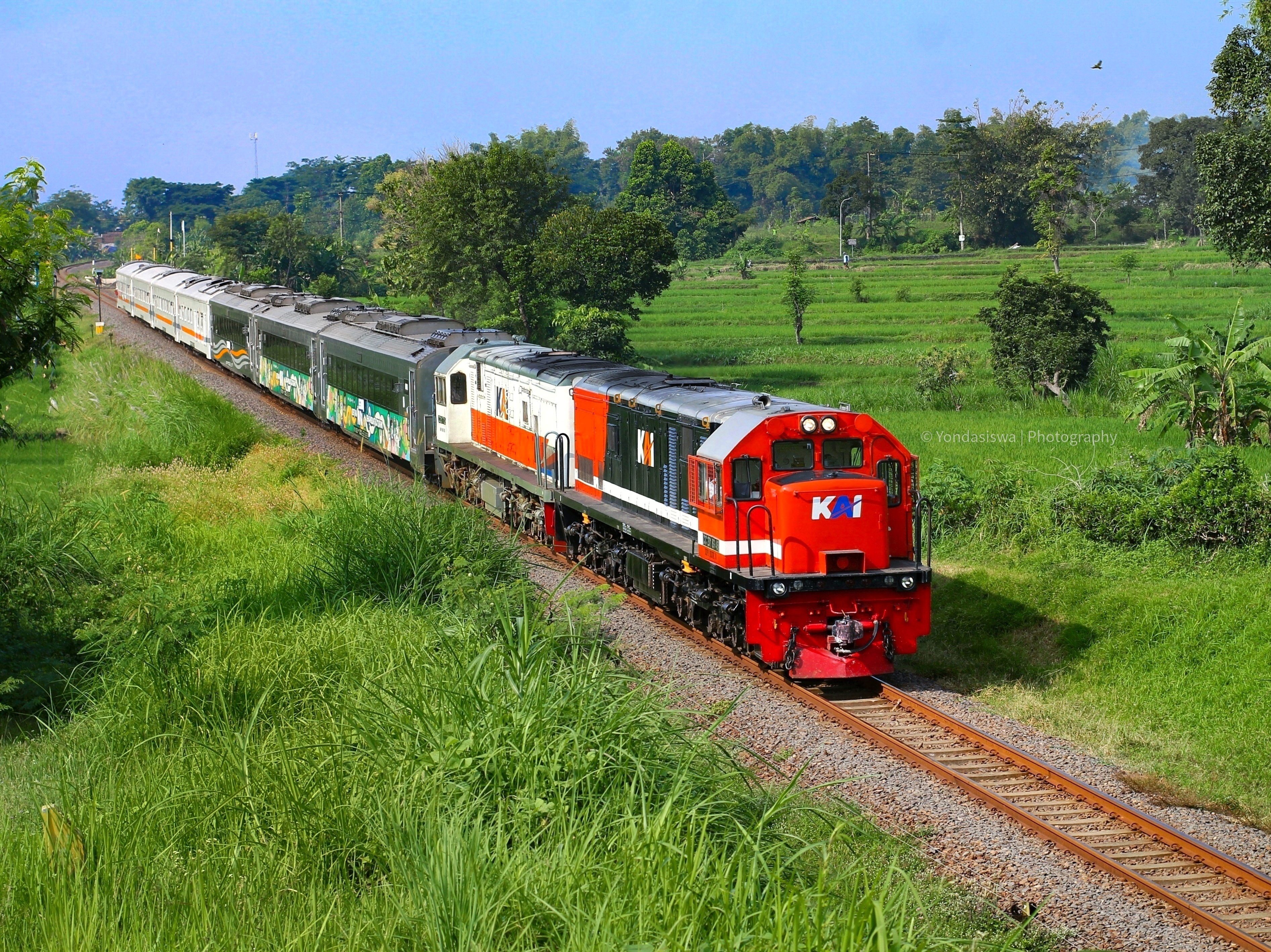 Traksi Ganda Merah Putih Ala ijen Ekspress
