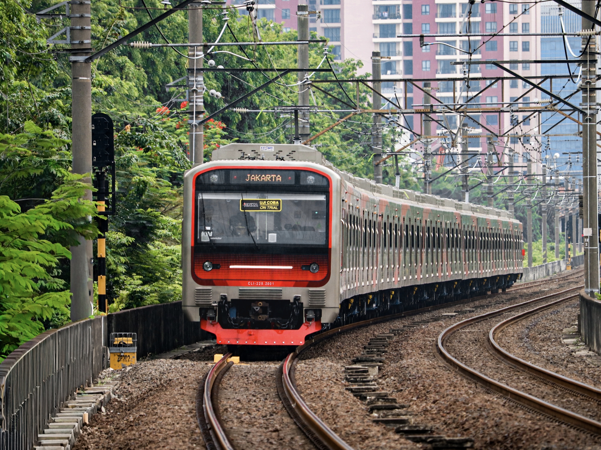 KRL IE305/EA207 Trainset 2 dipetak Sawah Besar - Mangga Besar