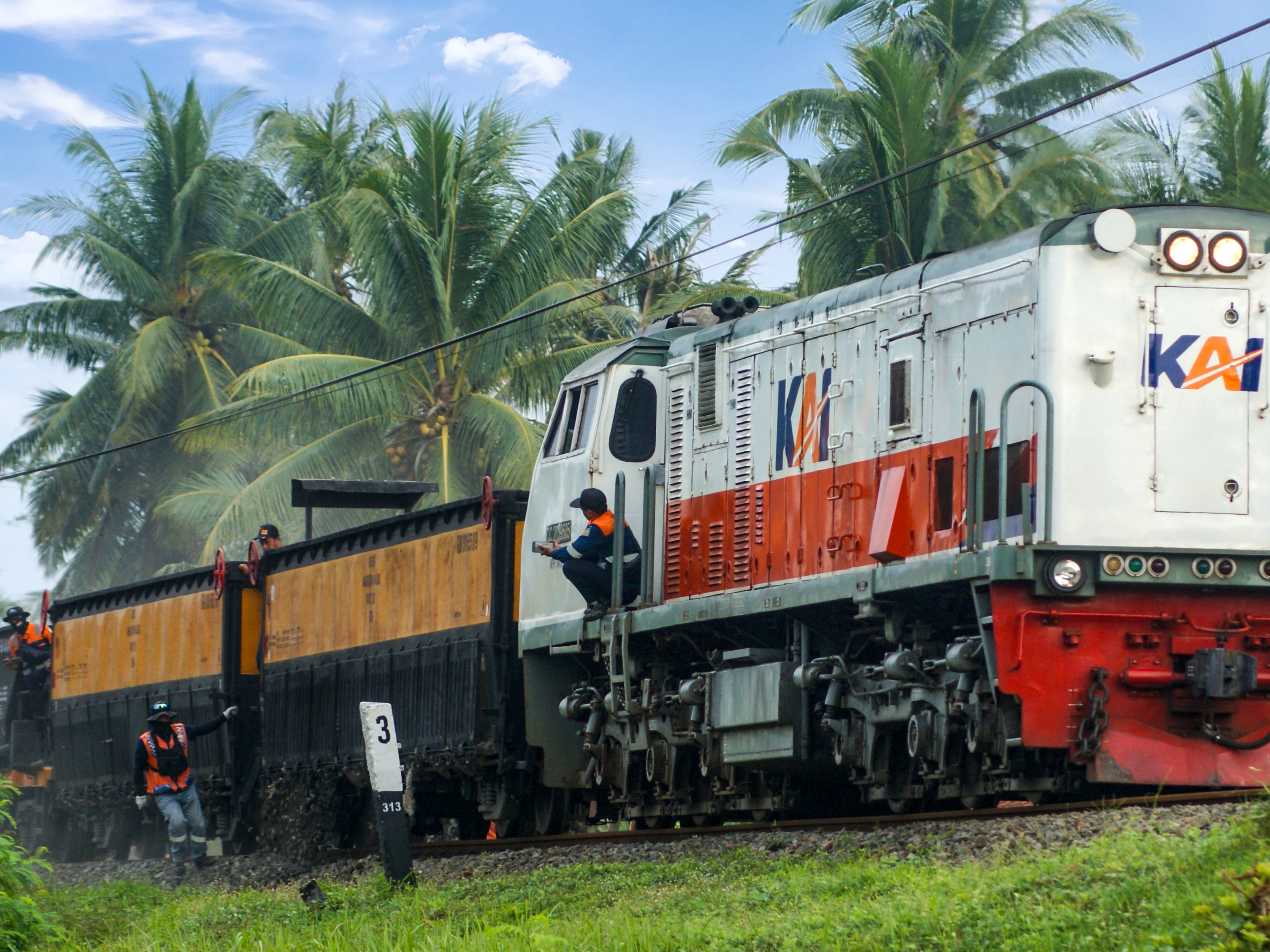 Dedikasi di atas roda besi