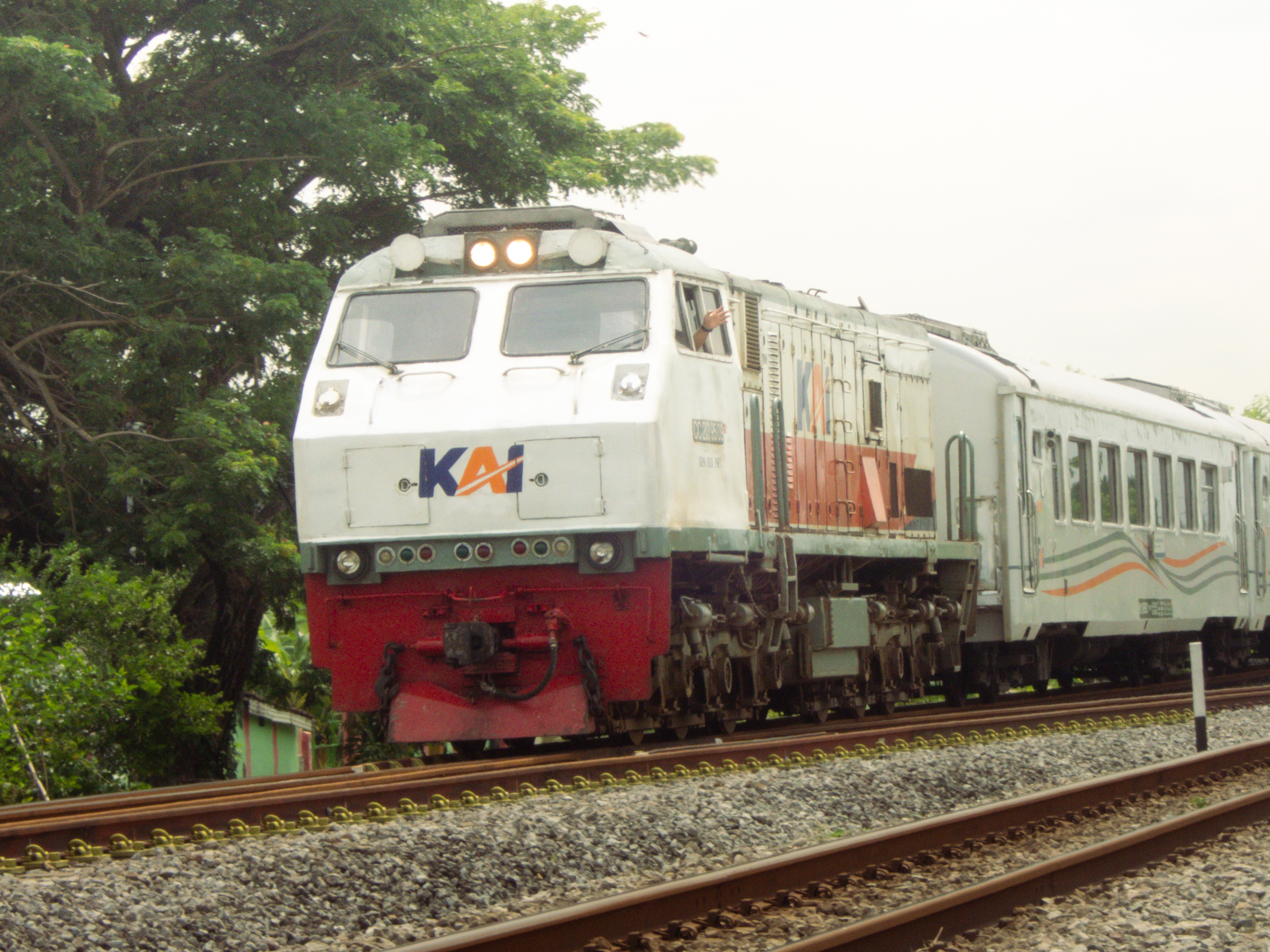 Sapaan masinis dari KA Malioboro Ekspres