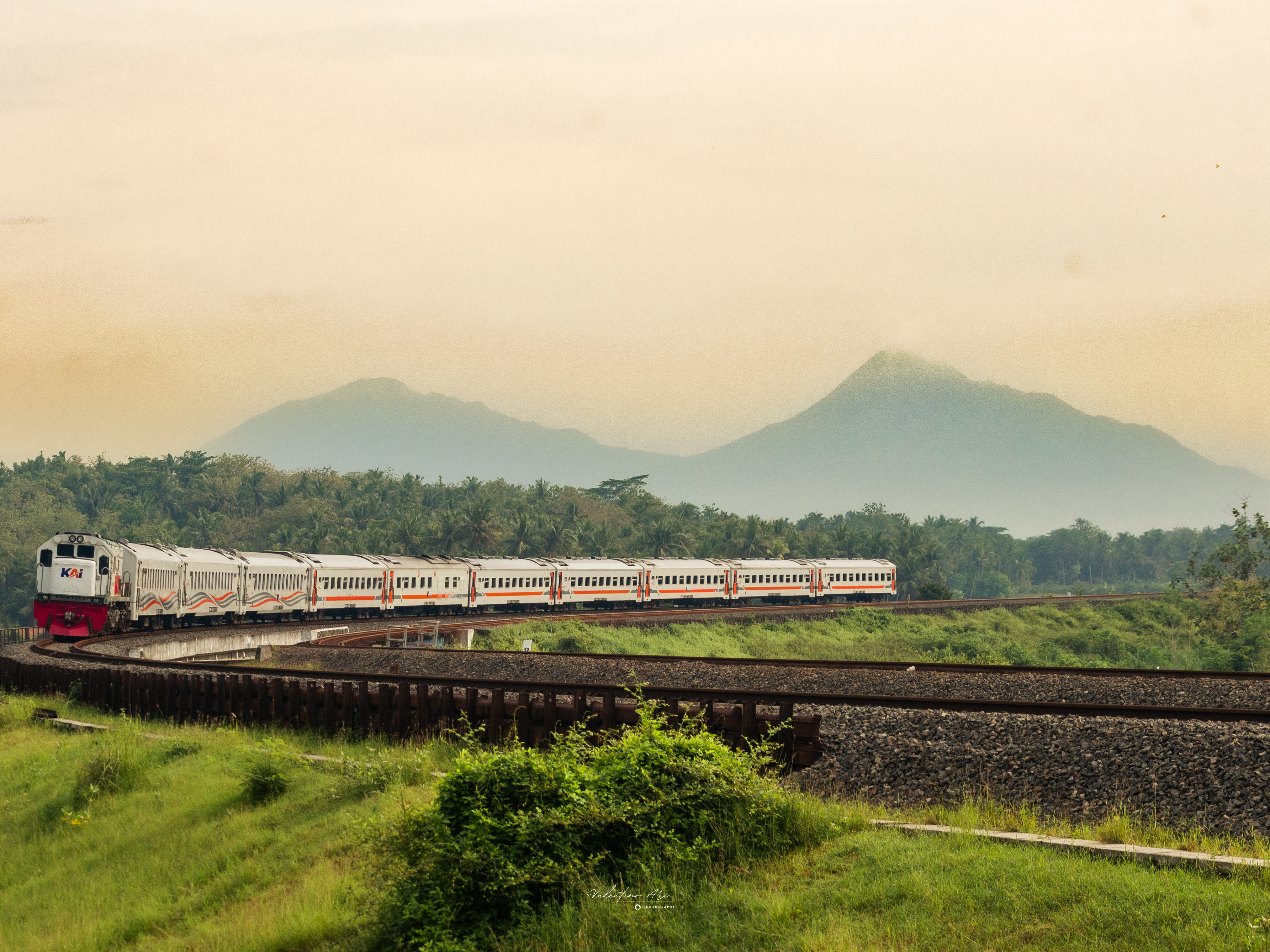 Menyambut pagi di Sentolo.