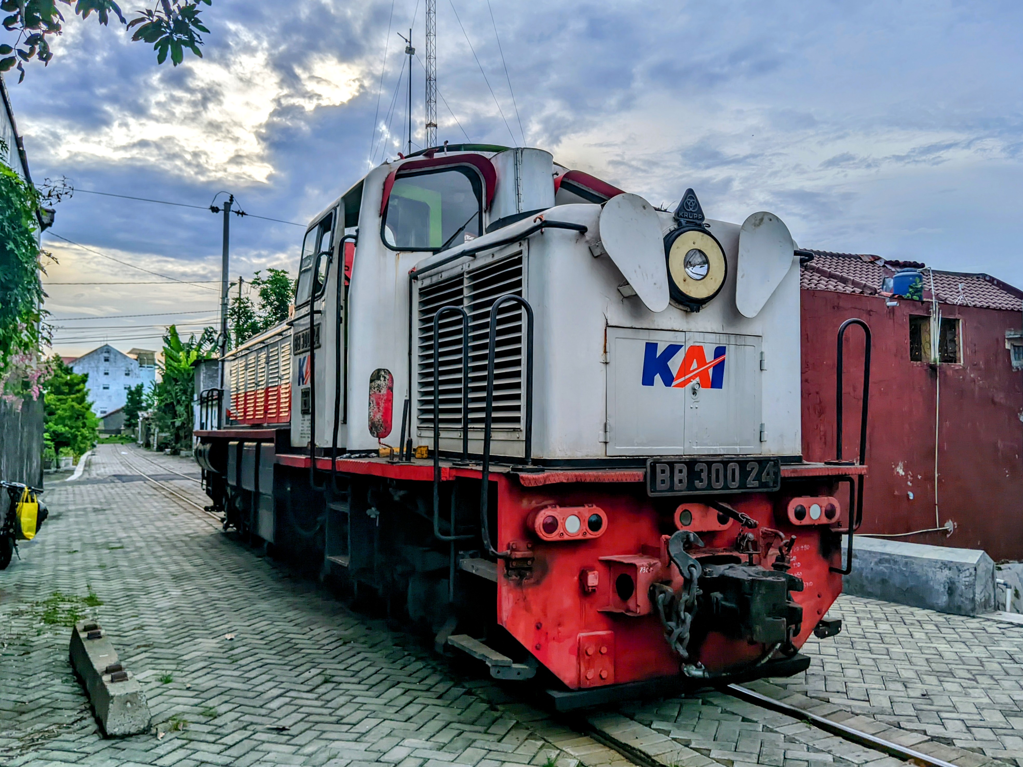 Langsiran BB 300 24 di Balai Yasa Yogyakarta