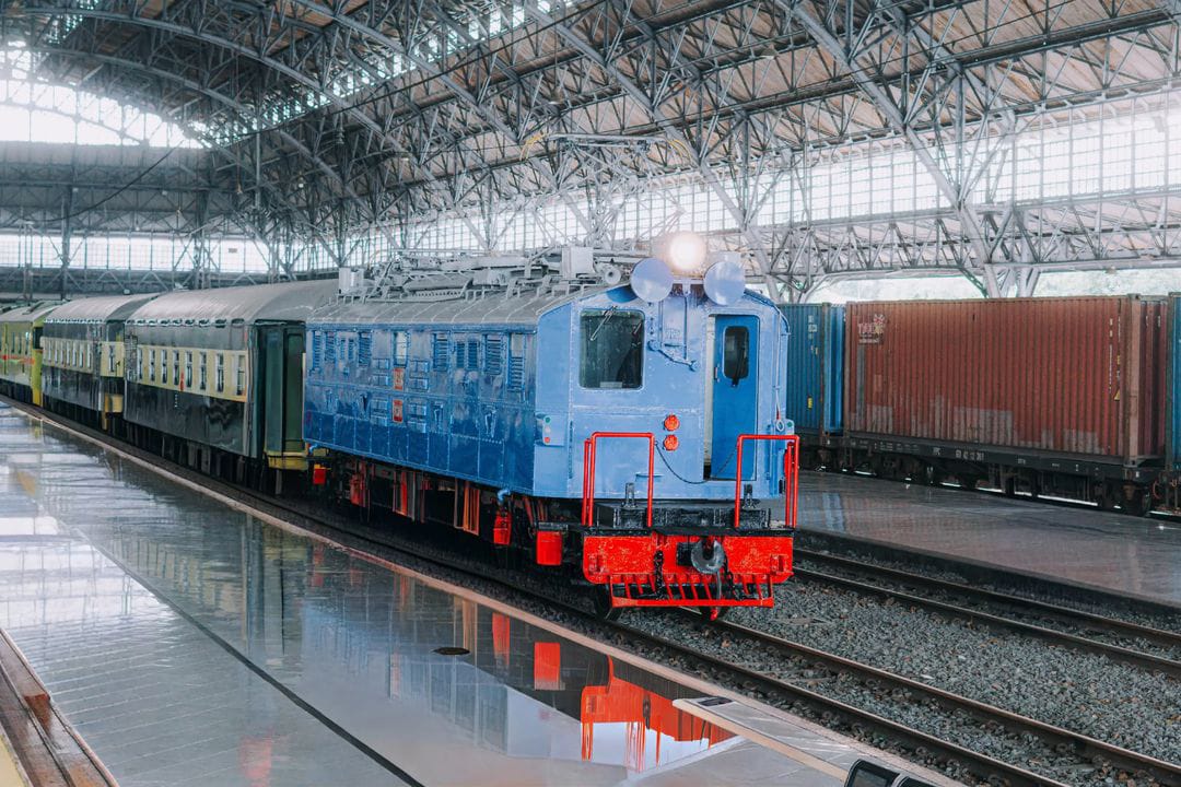 moment 100 tahun KRL