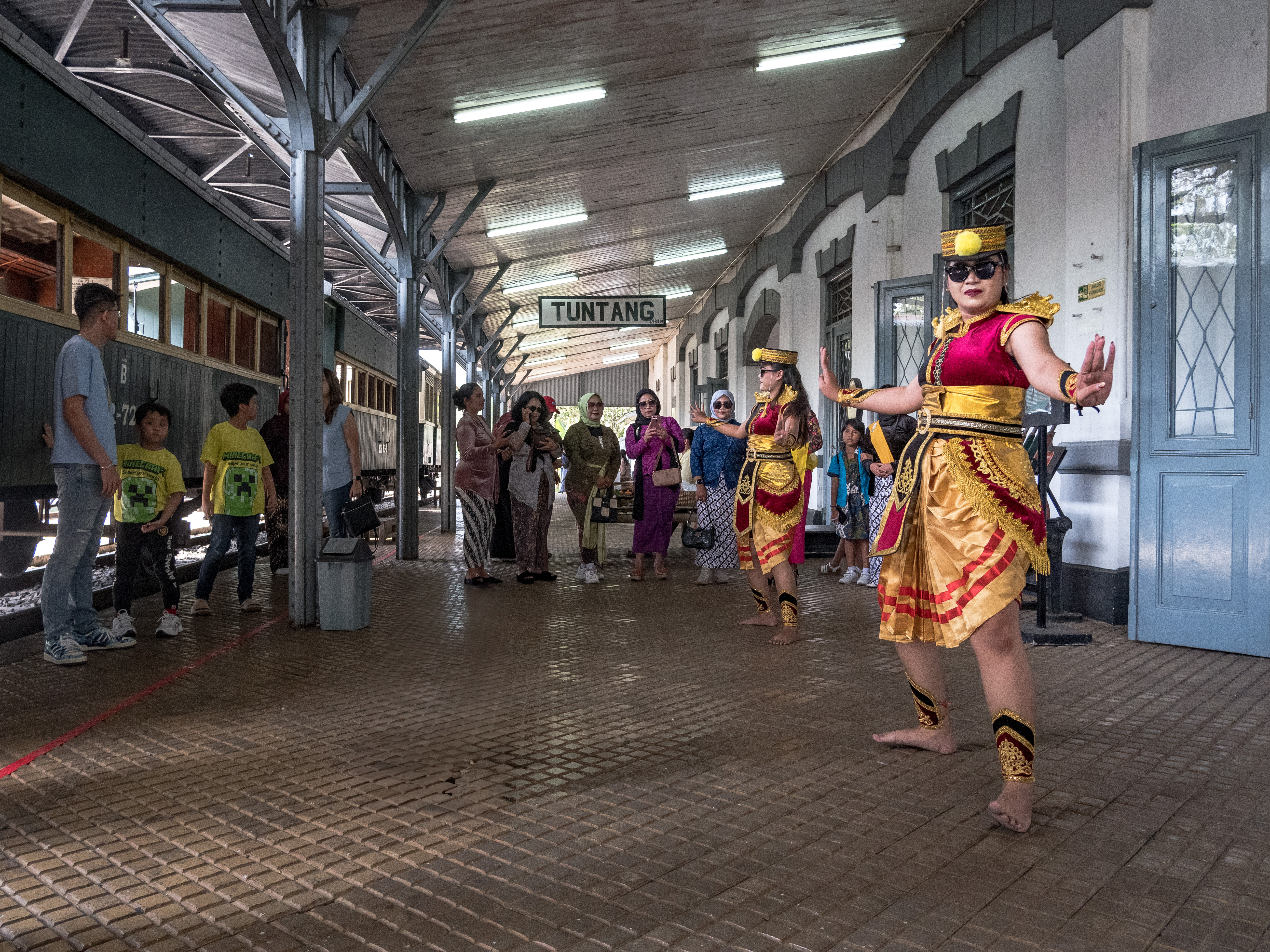 Tarian Sambutan di Stasiun Tuntang