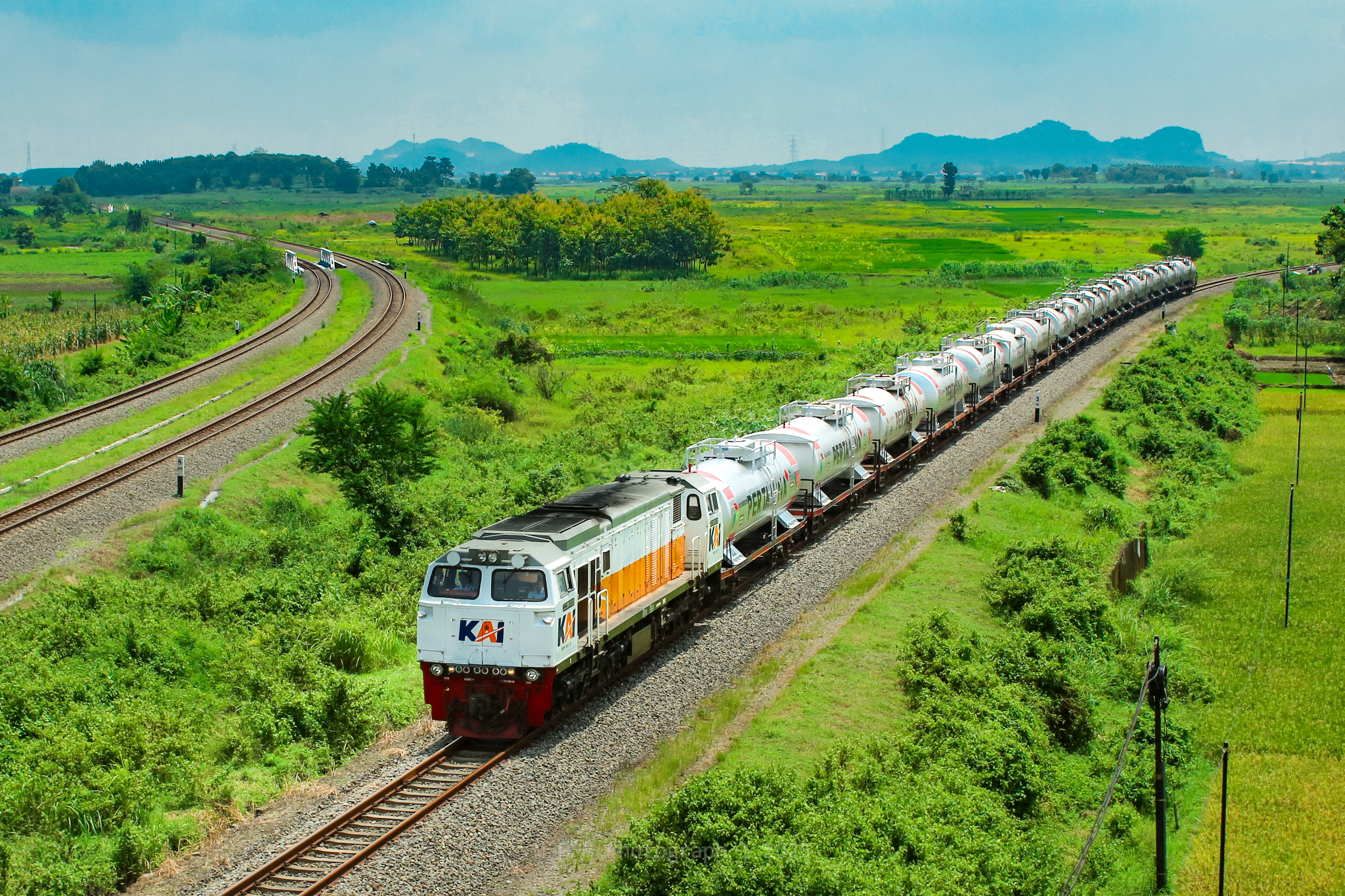 Penguasa lintas cabang Tegal "KA BBM"