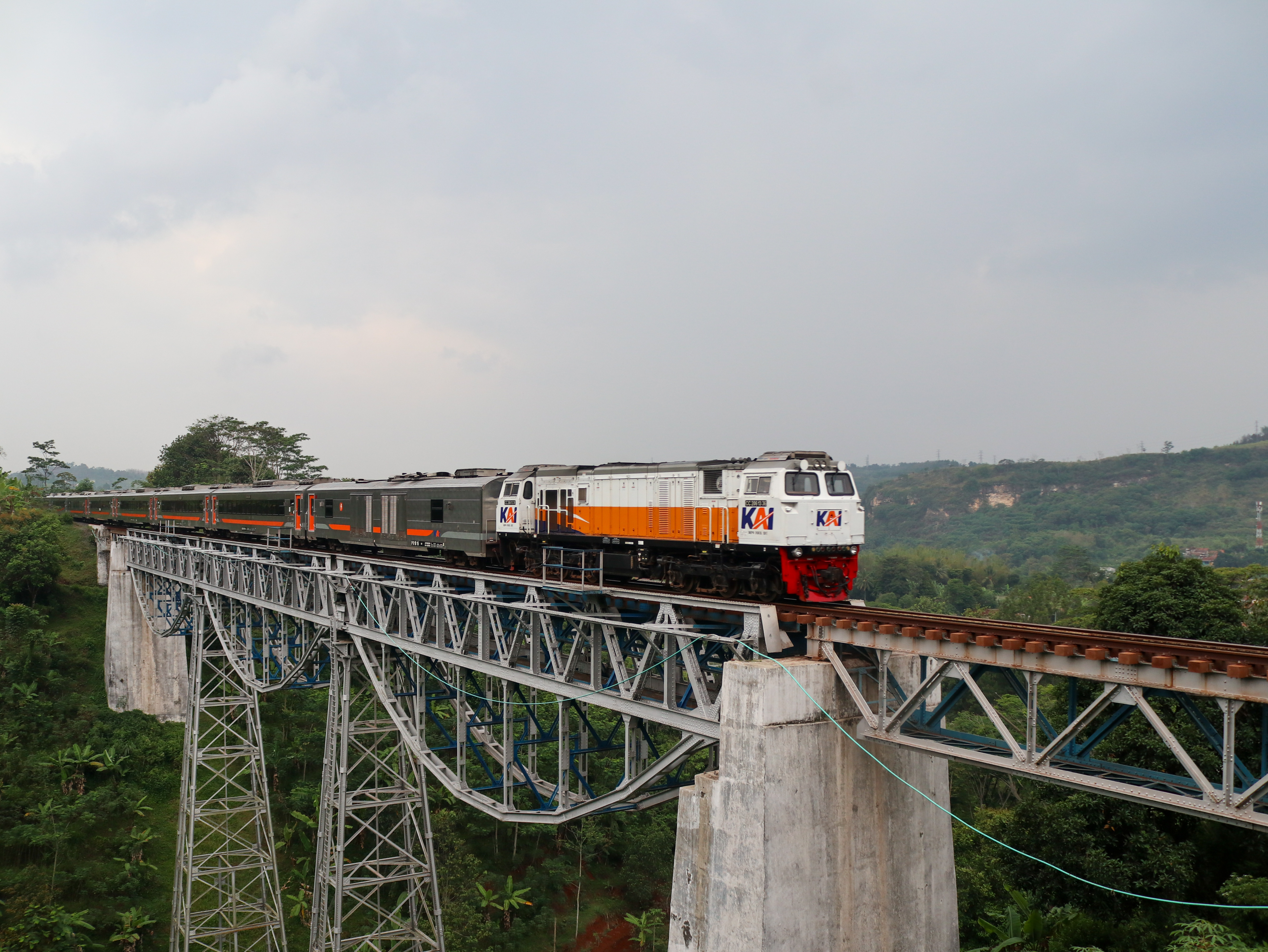 Kereta Api Parahyangan yang tak lekang oleh Waktu