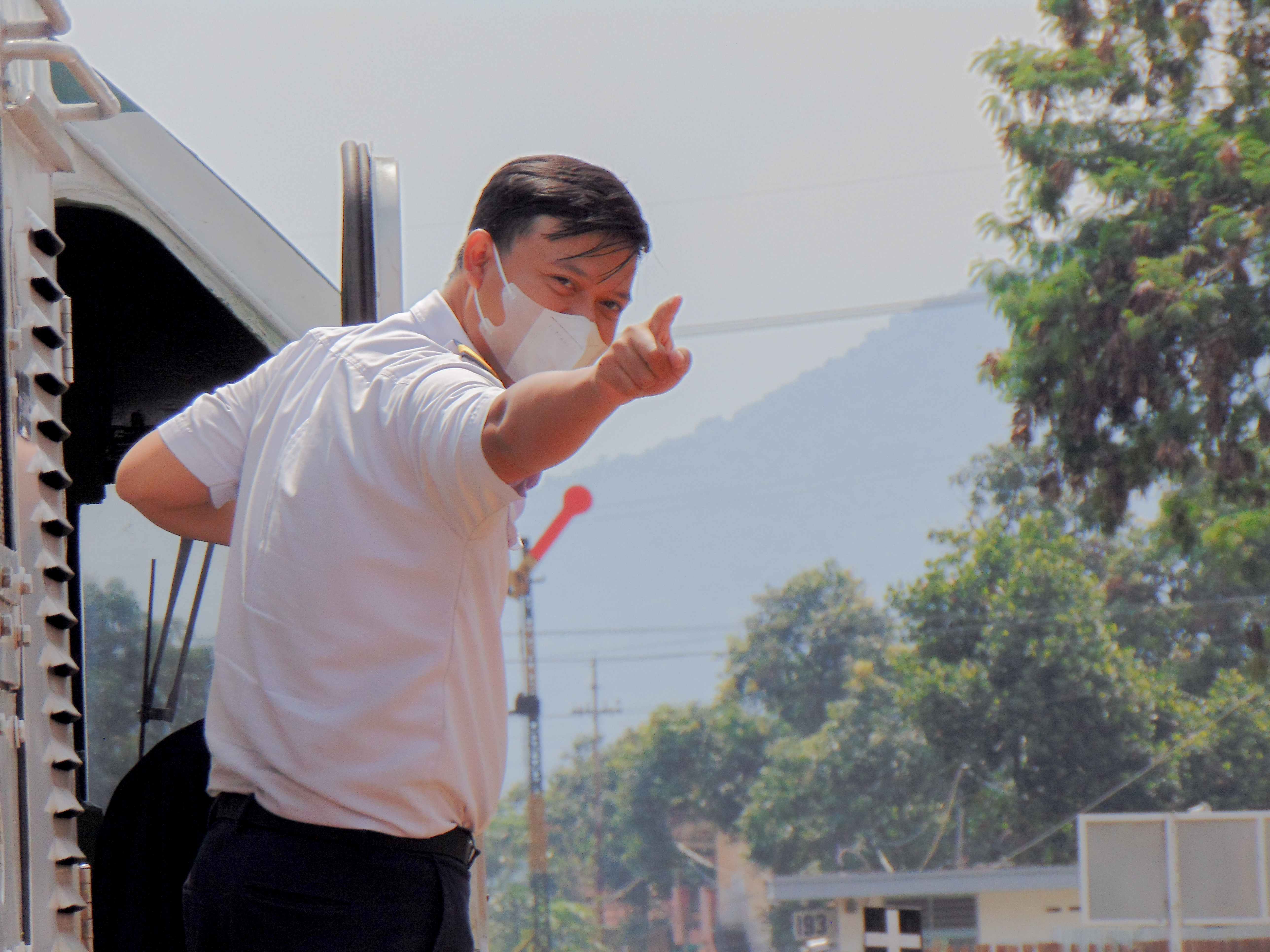 Tunjuk sebut semboyan 40 dan 41