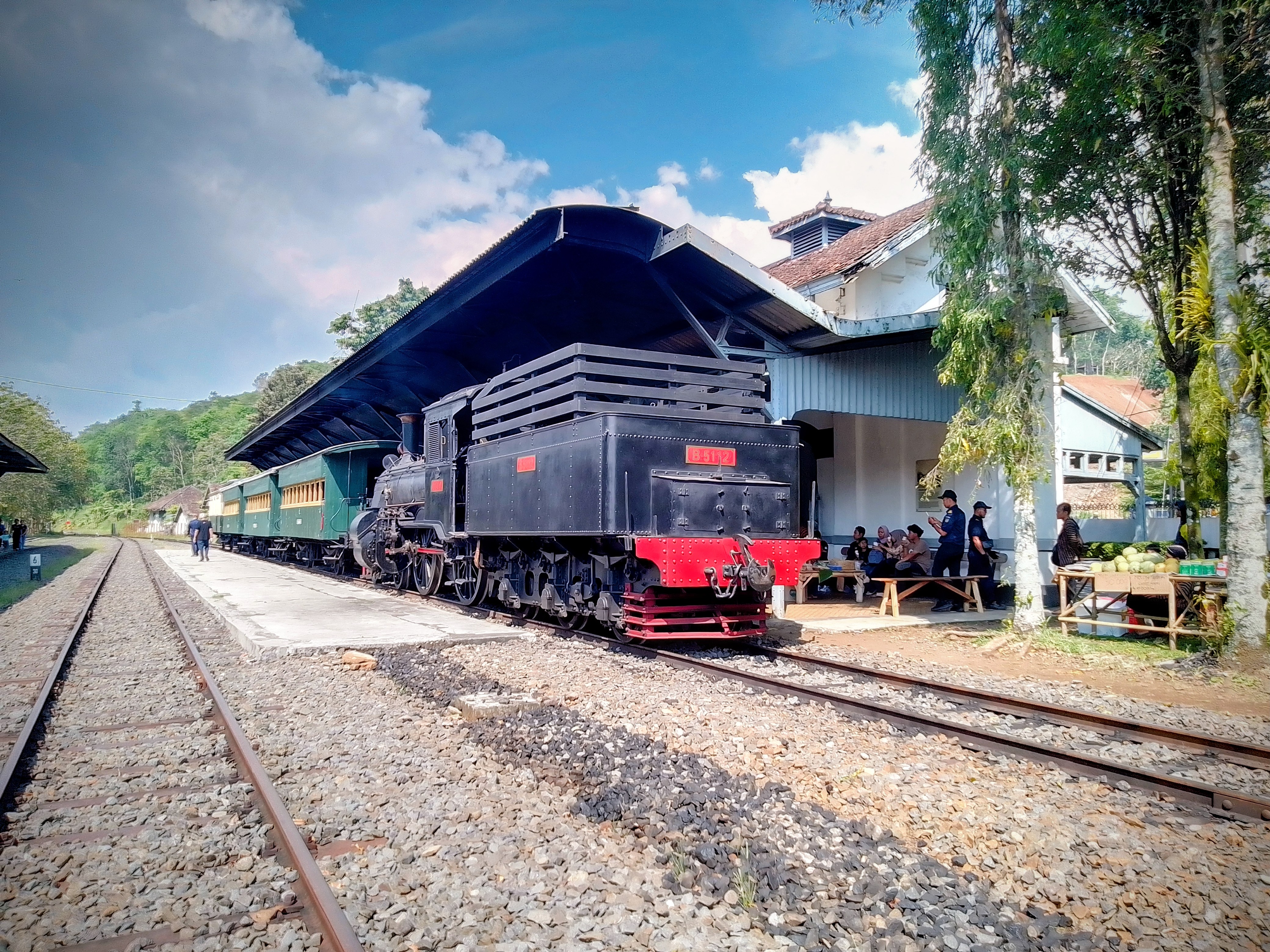 KA Wisata Ambarawa di Stasiun Tuntang