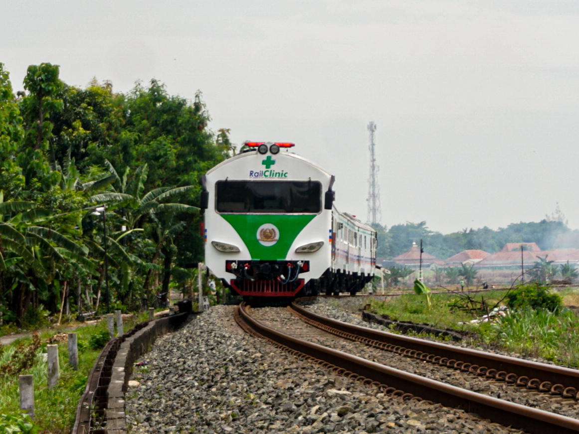 Pengiriman Kereta RailClinic&RailLibrary