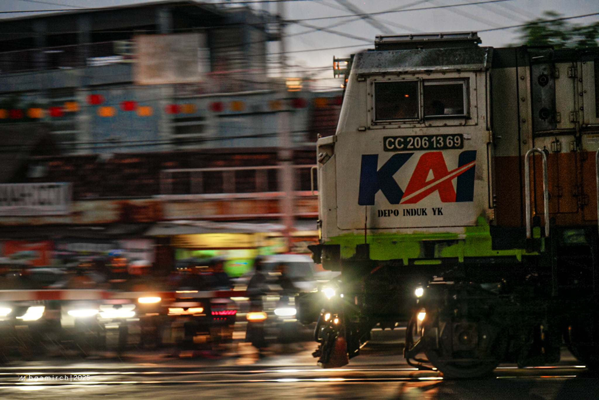 Before the storm at Lempuyangan