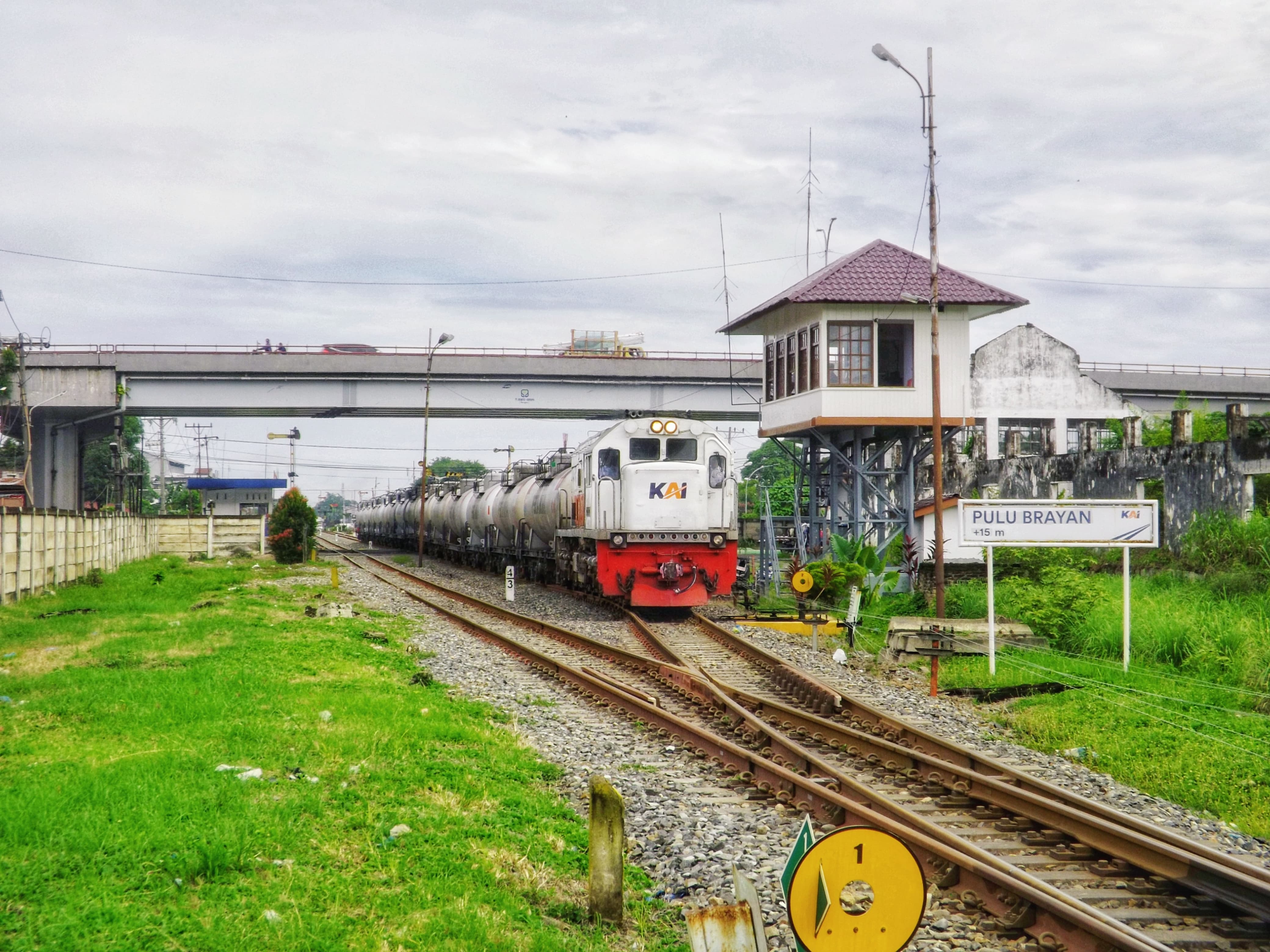 Ka ketel Pertamina lepas stasiun pulu brayan