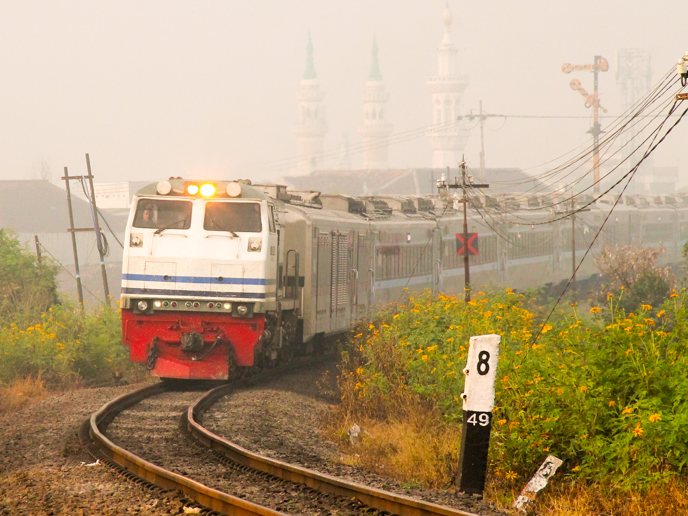 menembus awan di pagi hari