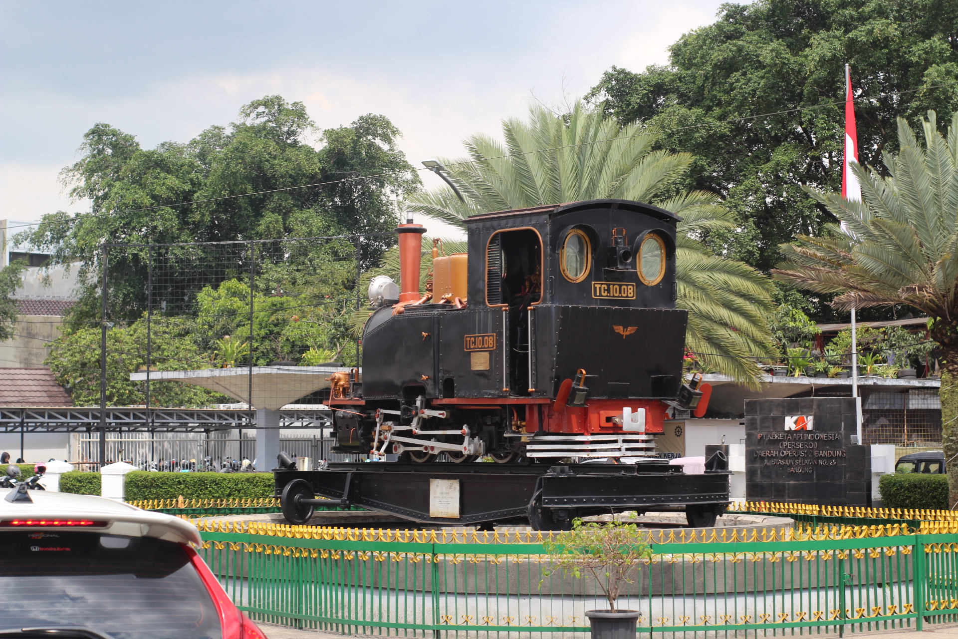 Lokomotif Tua Yang Berpenampilan Muda