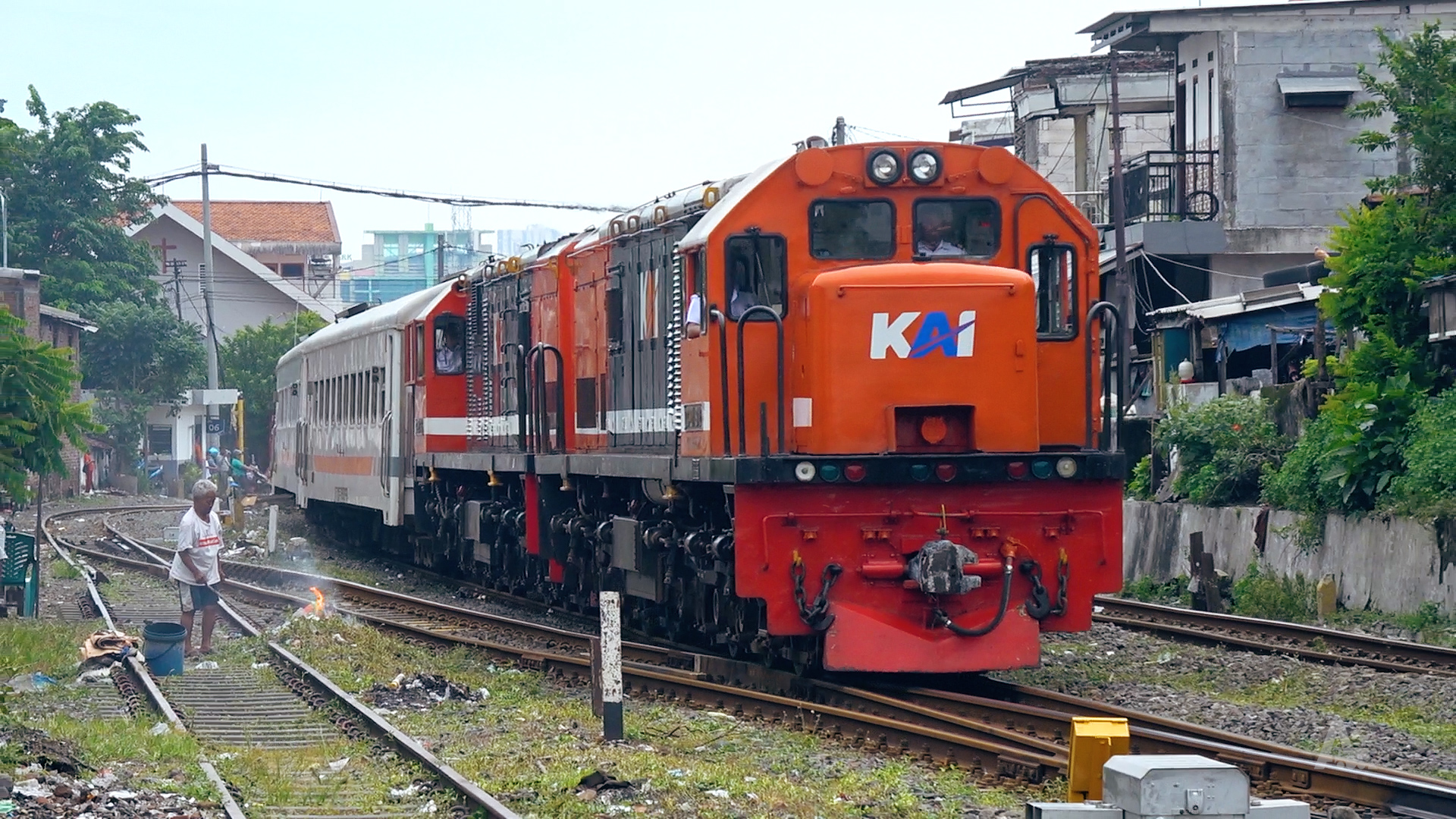 CC201 89 17 + CC201 83 46 - KA Sri Tanjung