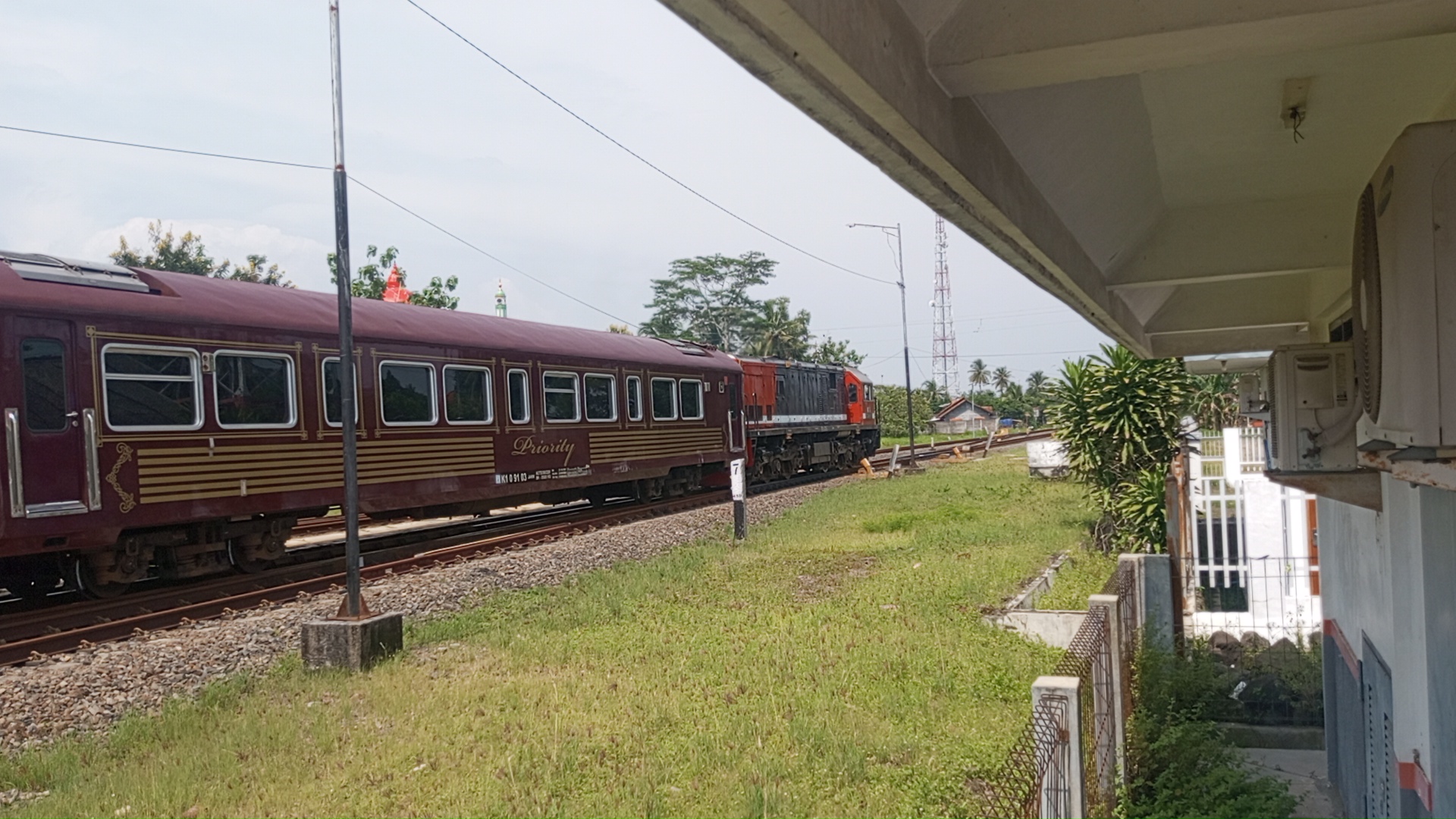 CC 201 89 17 - Depo SDT Lokomotif CC 201 89 17 livery Red and Blue di Depo Induk SDT - Surabaya
