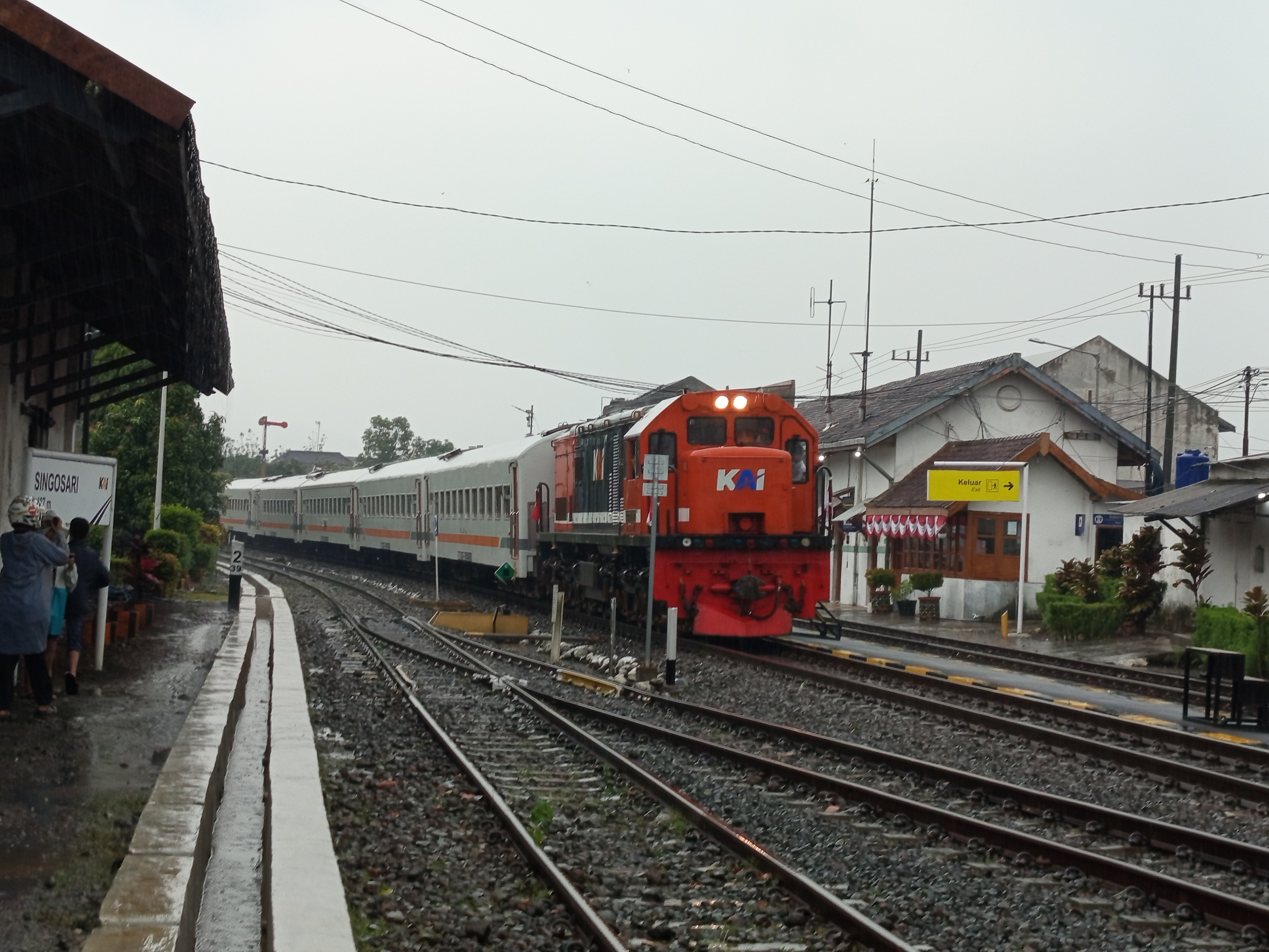 CC 201 89 12 di stasiun Singosari