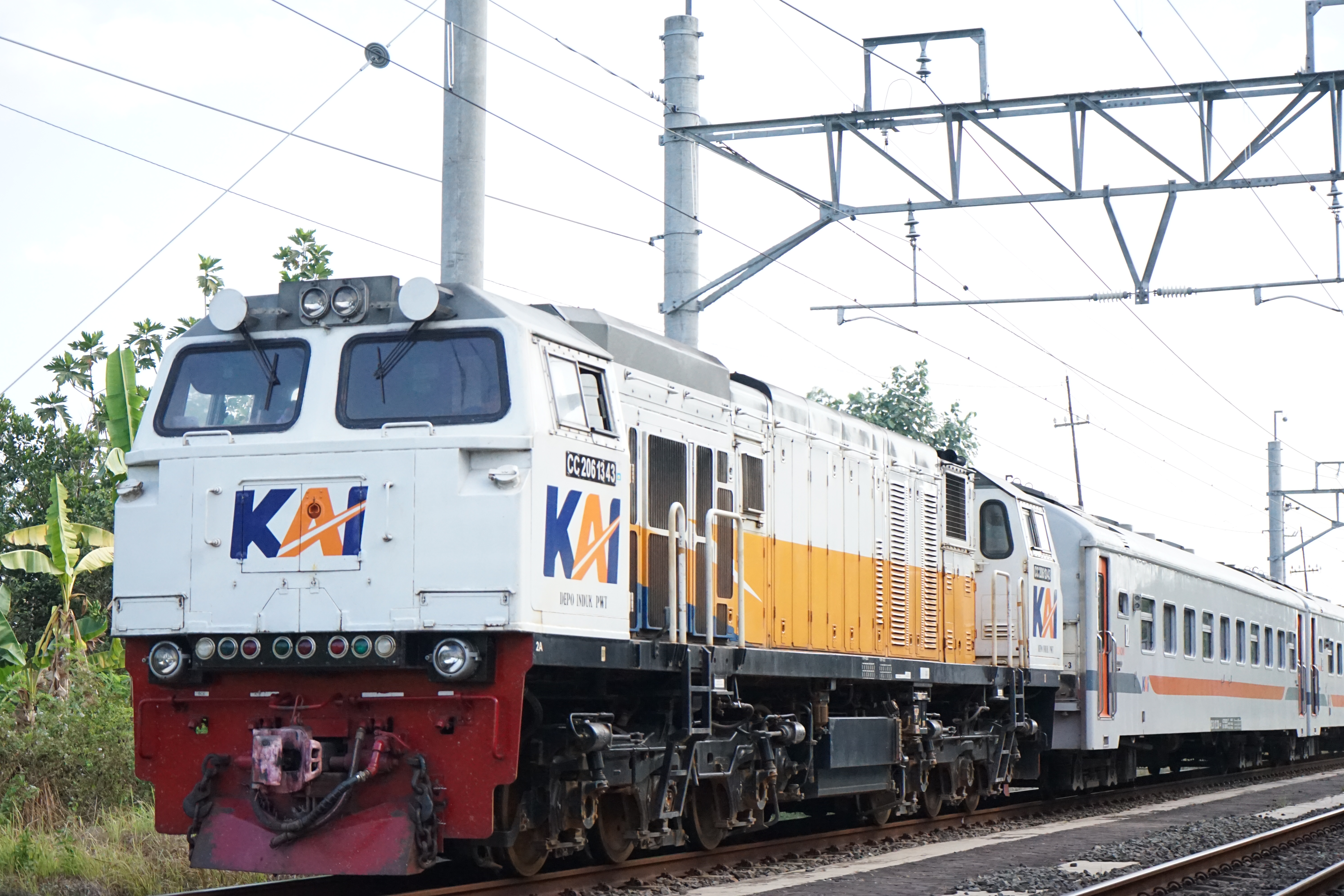 Lokomotif CC 206 13 43 livery Default di Depo Induk PWT - Purwokerto