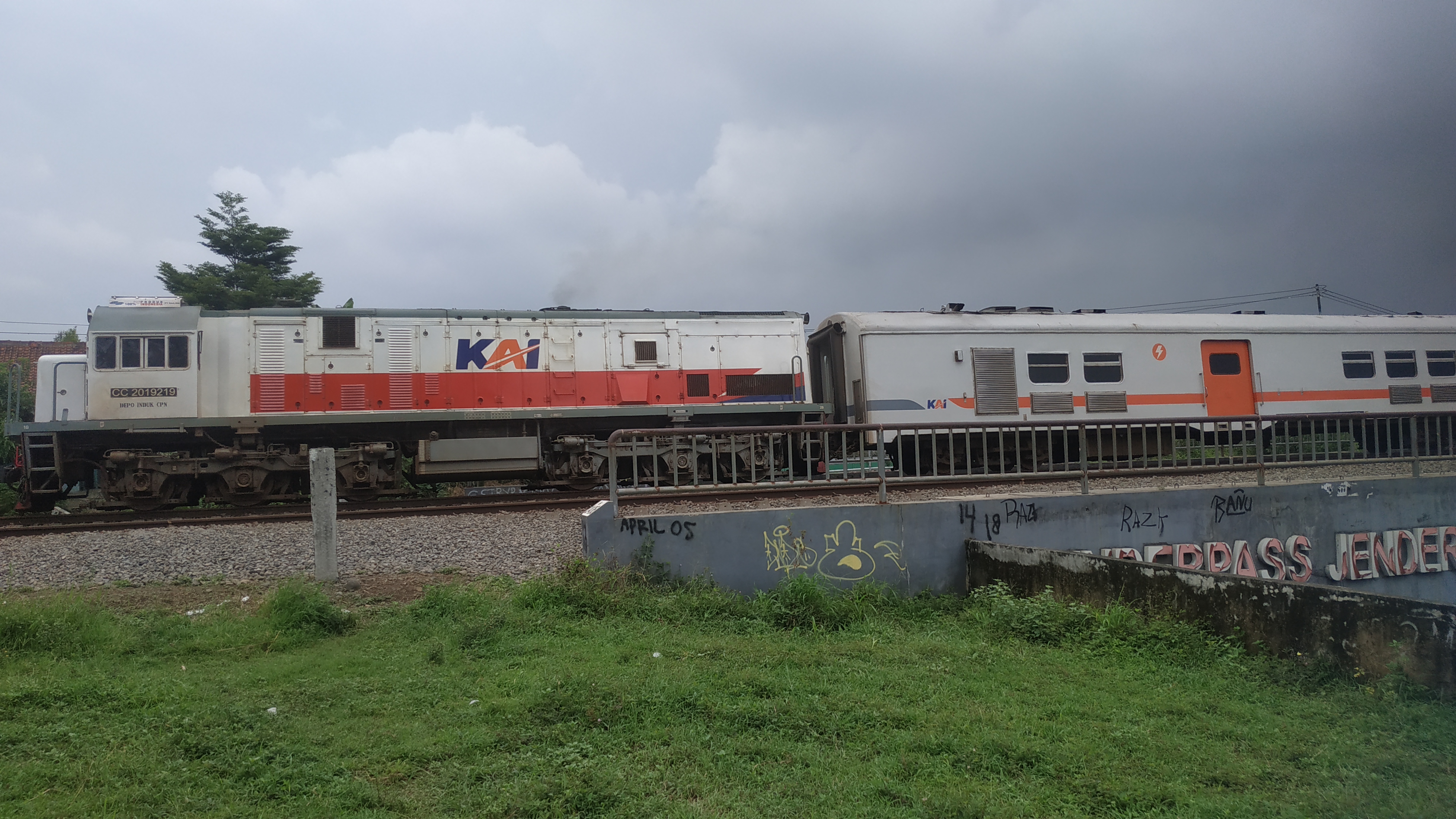 CC 201 92 19 di stasiun Purwokerto