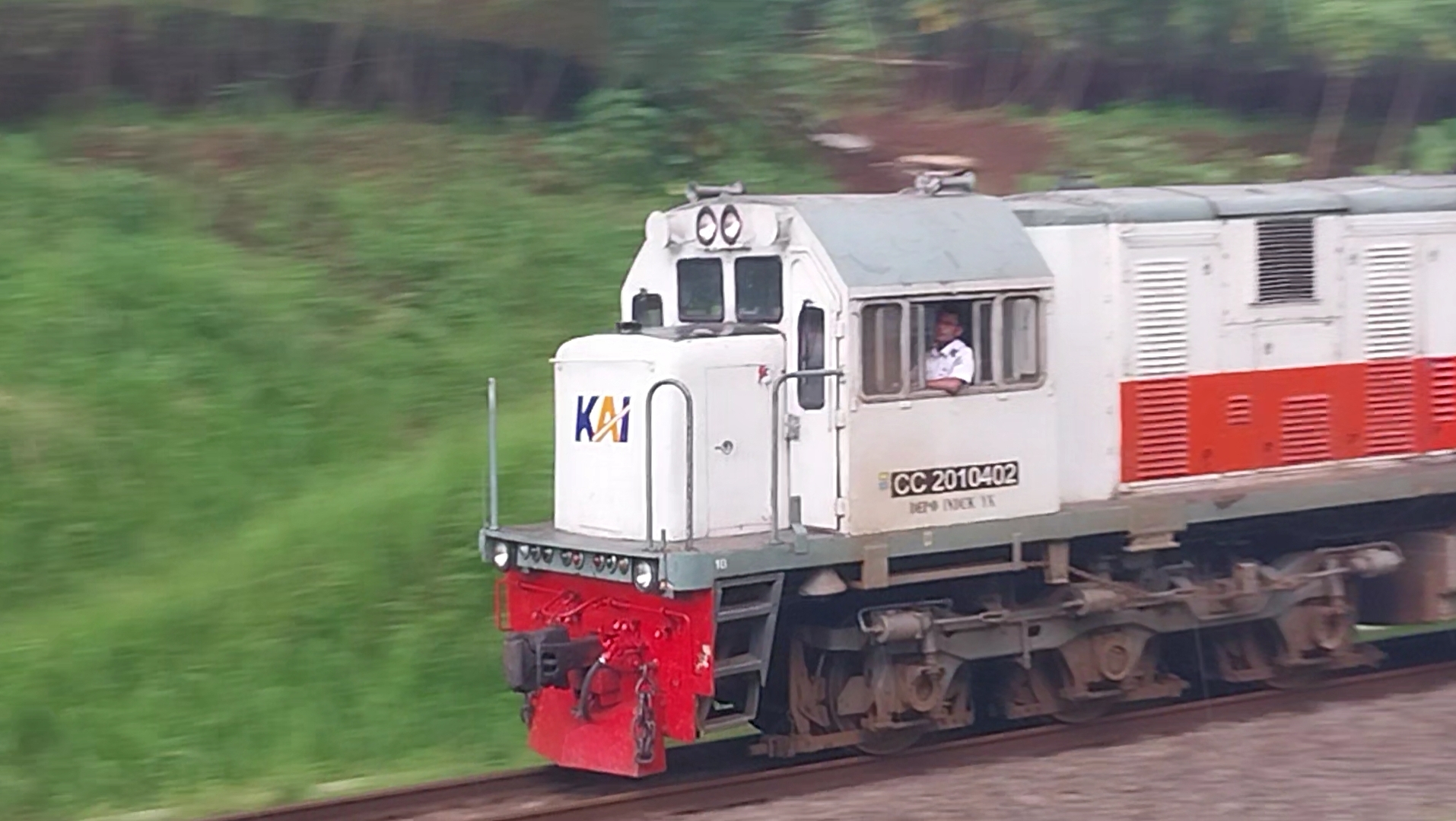 CC 201 04 02 - Depo SMC Lokomotif CC 201 04 02 livery Default di Depo Induk SMC - Semarang