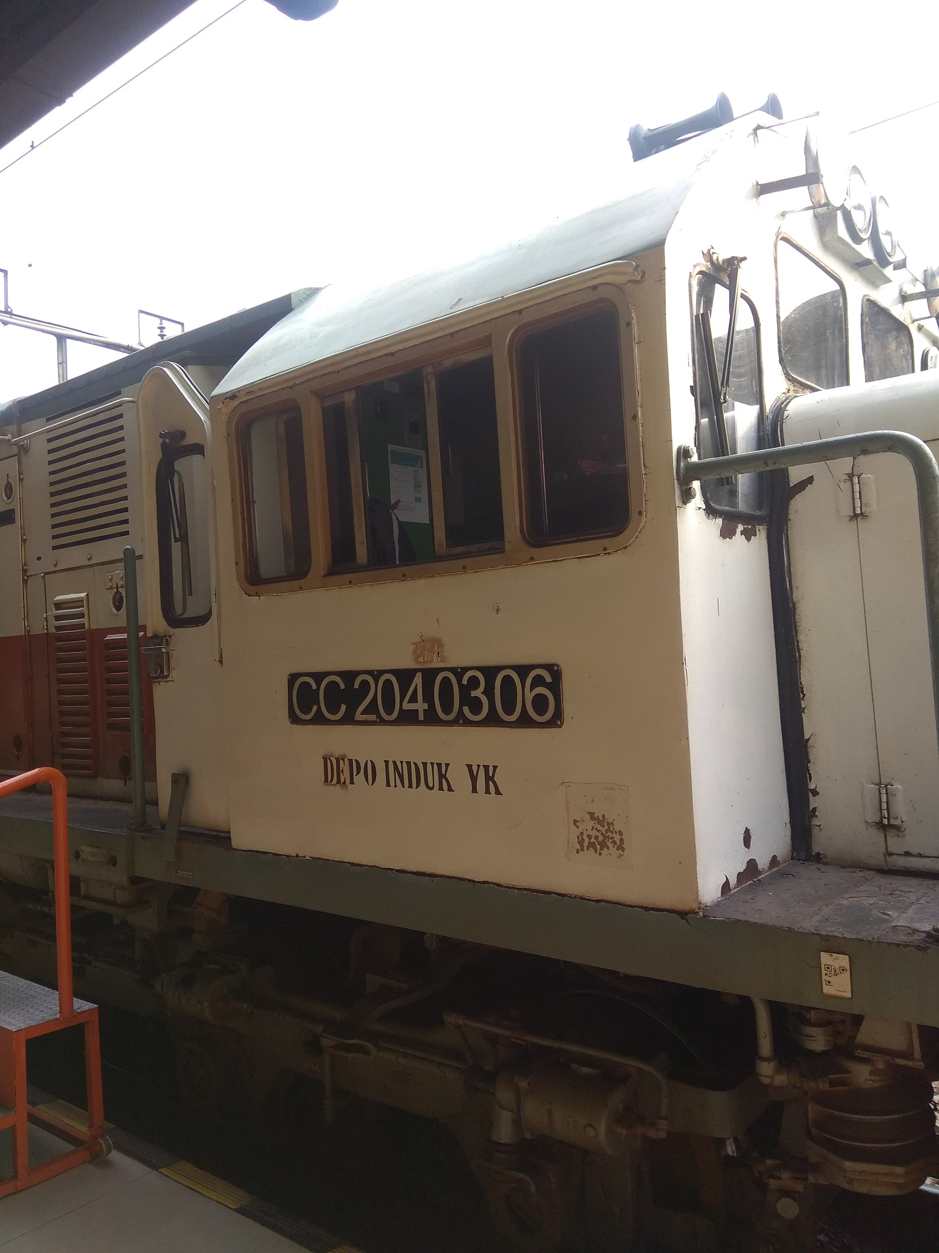 CC204 03 06 di Stasiun Pasar Senen