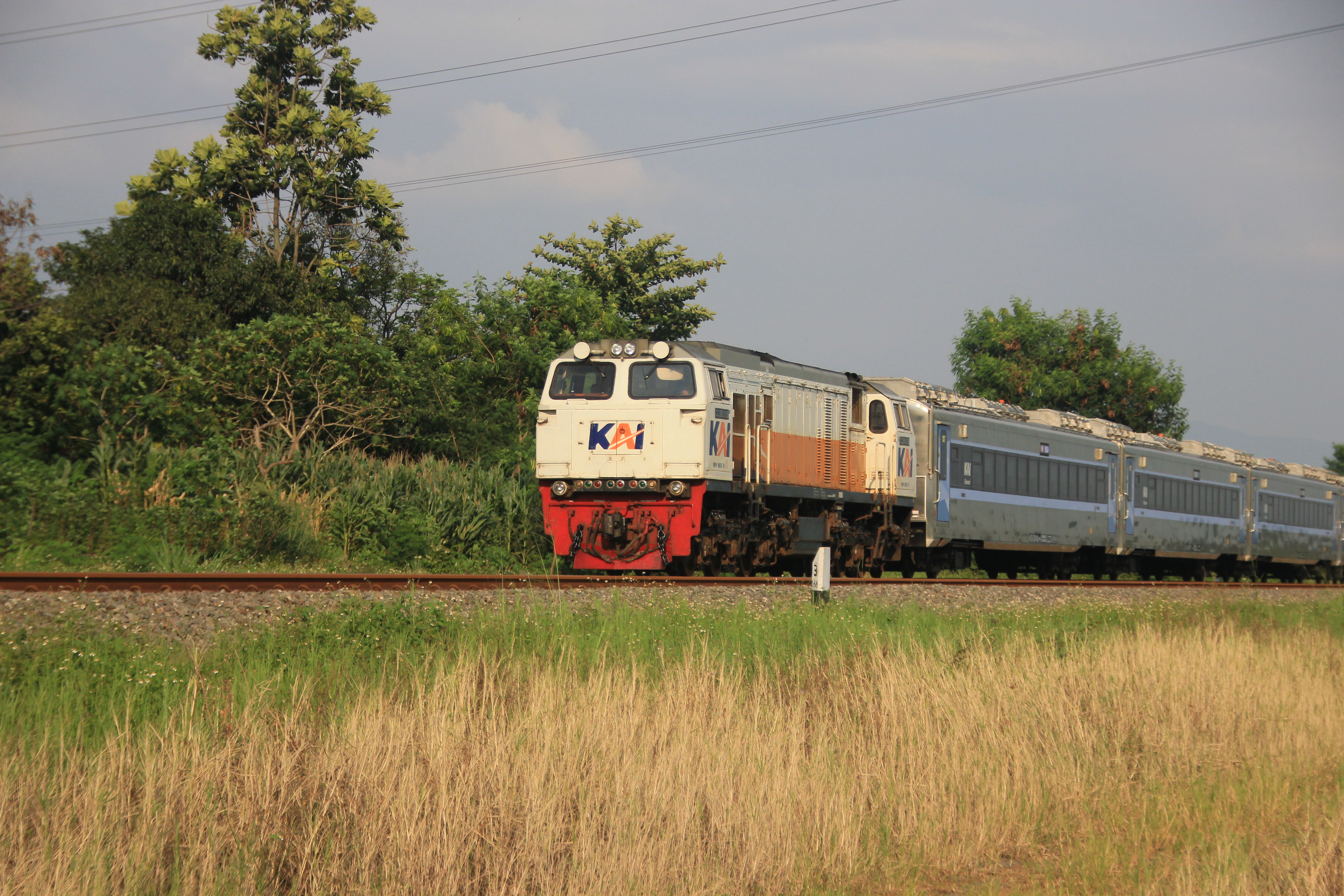 Lokomotif CC 206 13 85 livery Default di Depo Induk YK - Yogyakarta