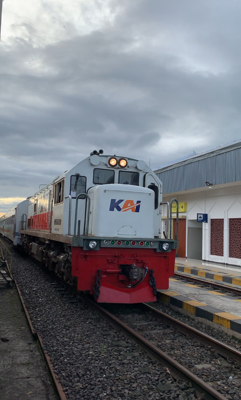 CC 201 83 07 - Depo SDT Lokomotif CC 201 83 07 livery Default di Depo Induk SDT - Surabaya