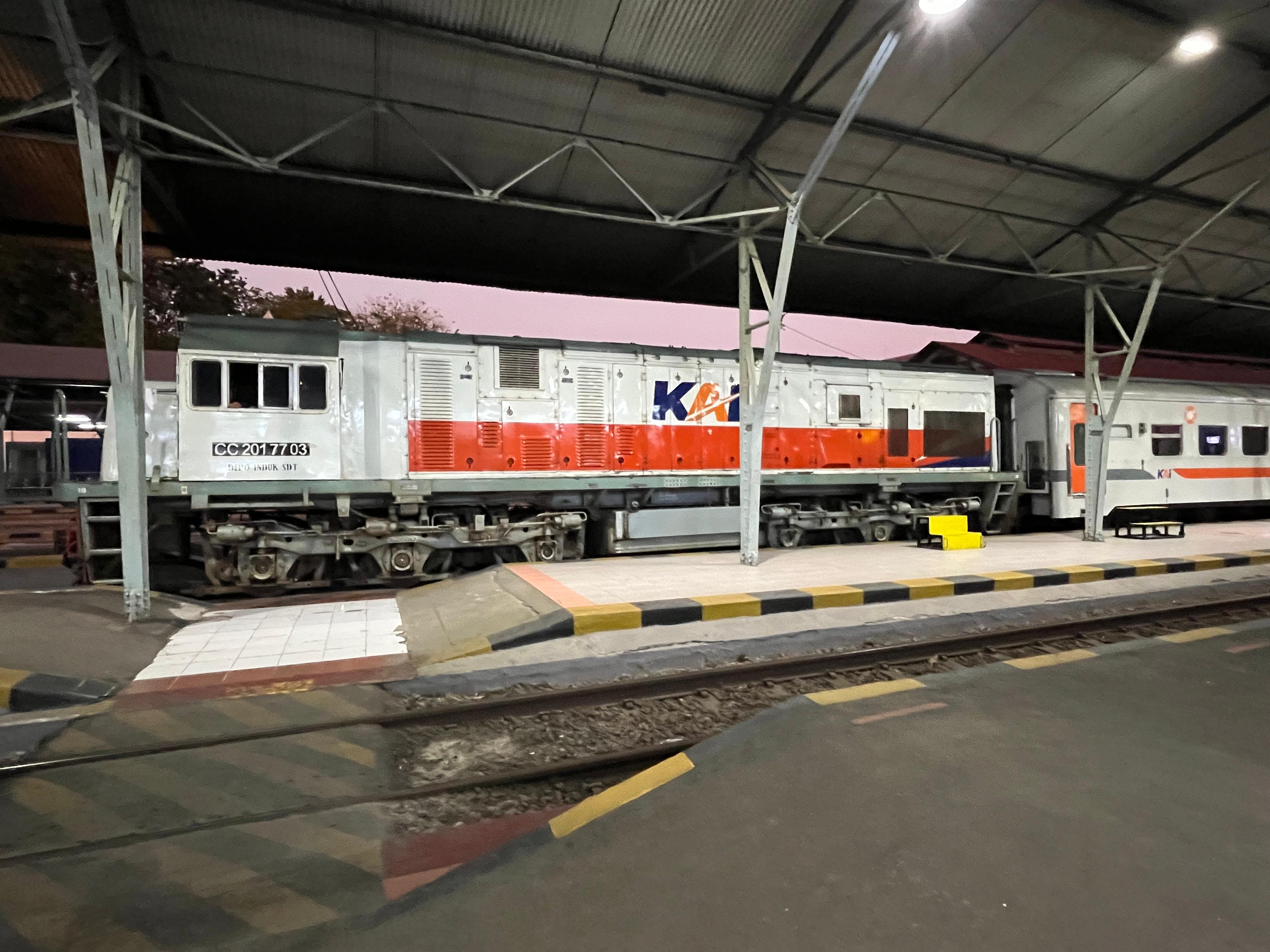 CC 201 77 03 - Depo SDT Lokomotif CC 201 77 03 livery Default di Depo Induk SDT - Surabaya