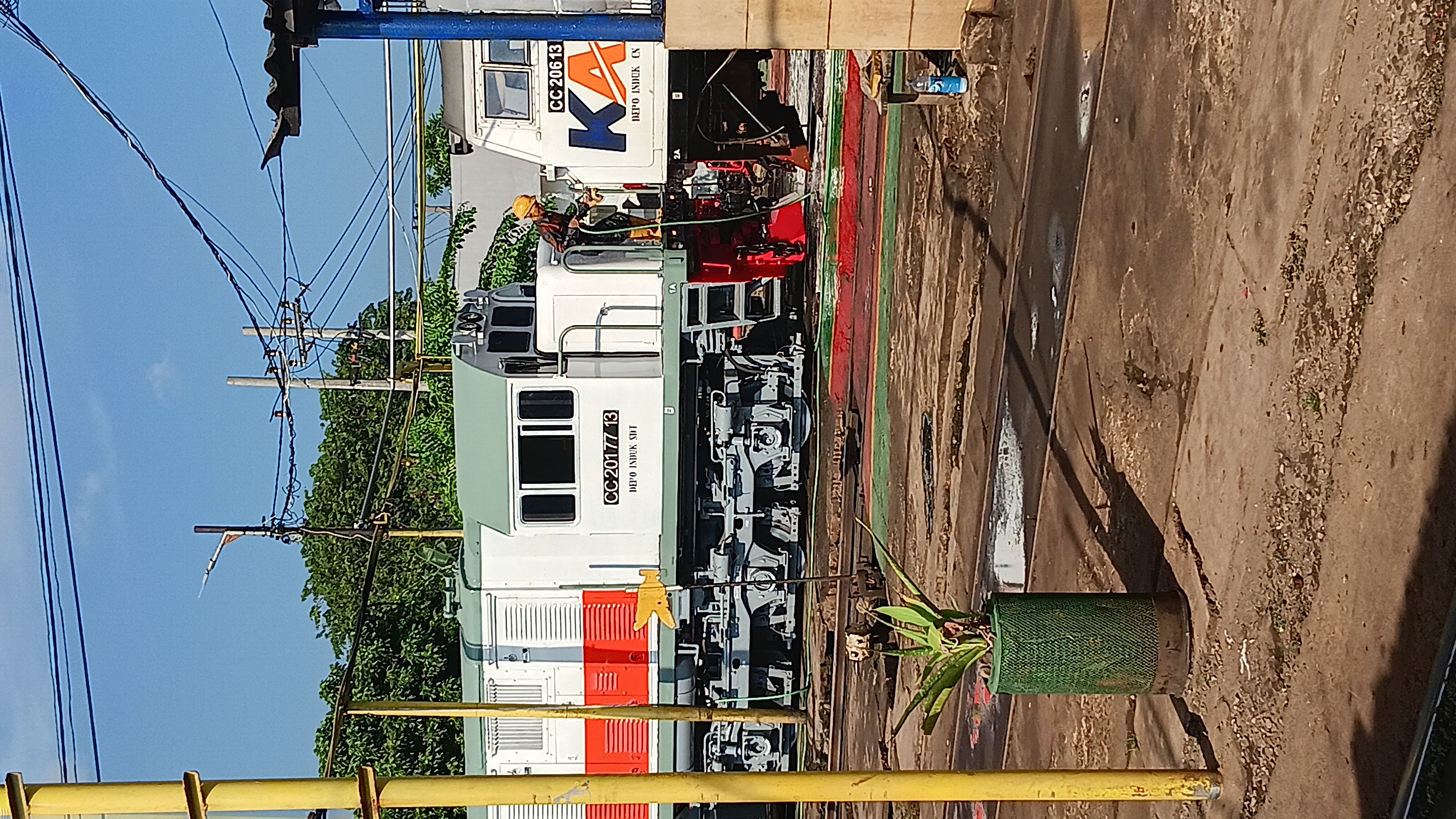 CC 201 77 13 - Depo SDT Lokomotif CC 201 77 13  di Depo Induk SDT - Surabaya