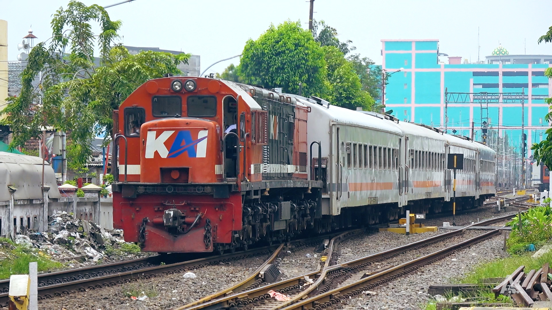 CC201 89 15 SDT berdinas Langsiran Surabaya Pasarturi