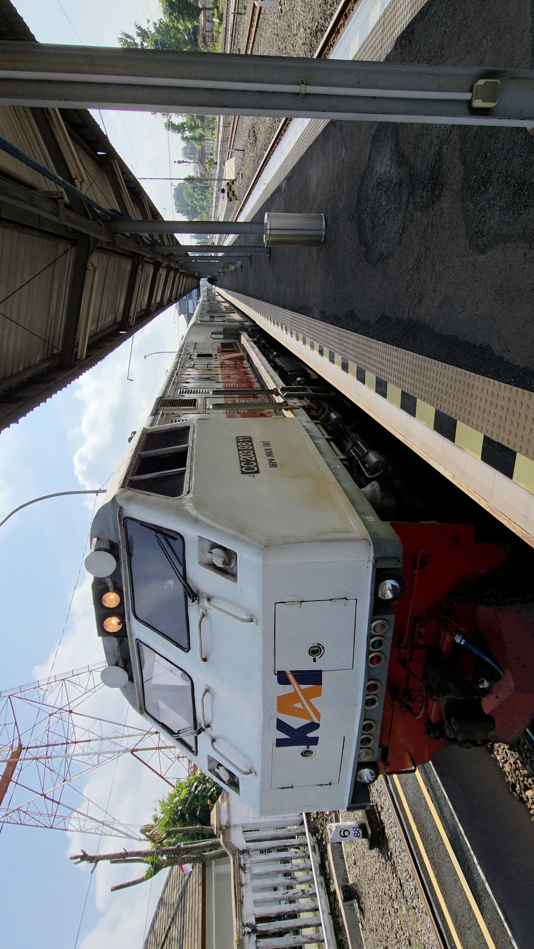 CC 203 98 11 - Depo SDT Lokomotif CC 203 98 11  di Depo Induk SDT - Surabaya