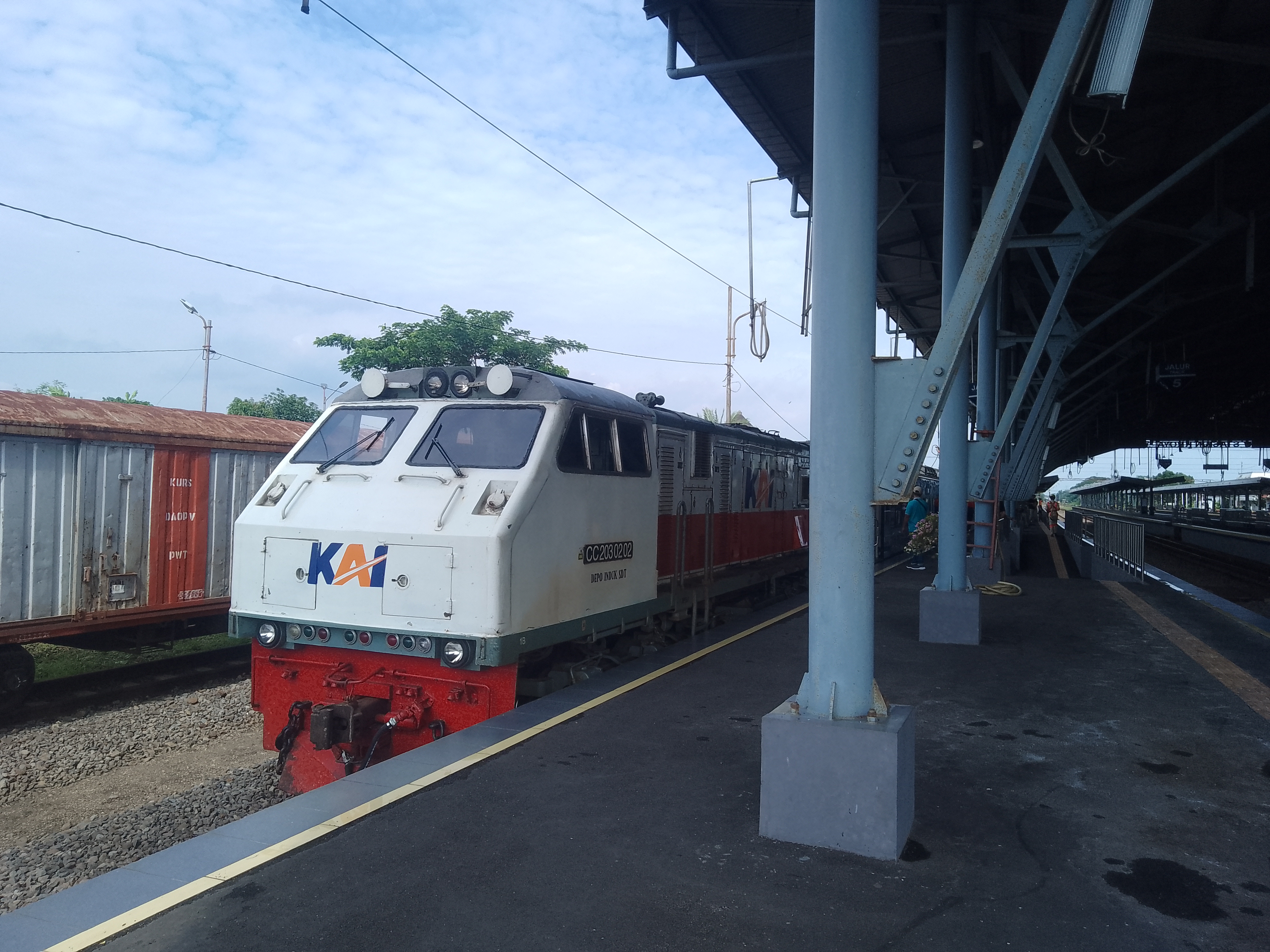 CC 203 02 02 SDT Di Stasiun Kroya