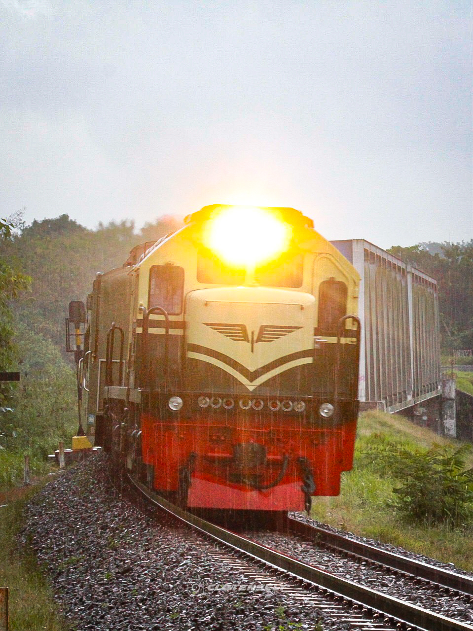 cc 201 92 01 melintas disungai progo