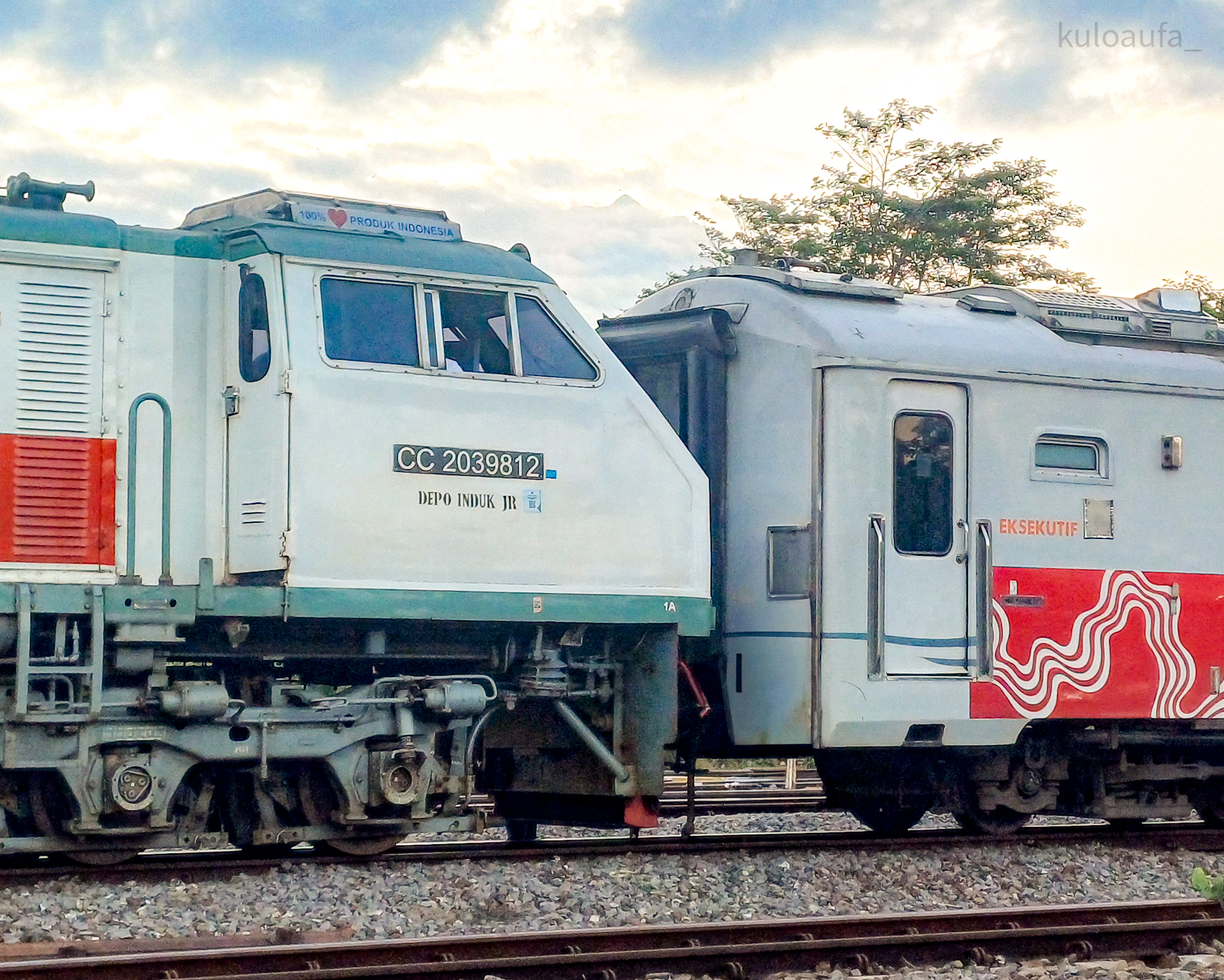 CC 203 98 12 - Depo JR Lokomotif CC 203 98 12 di Depo Induk JR - Jember