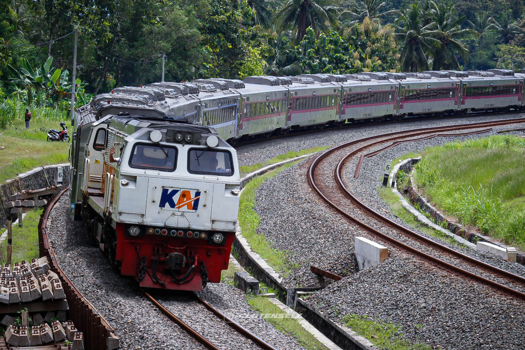 Lokomotif CC 206 13 73  di Depo Induk CPN - Jakarta