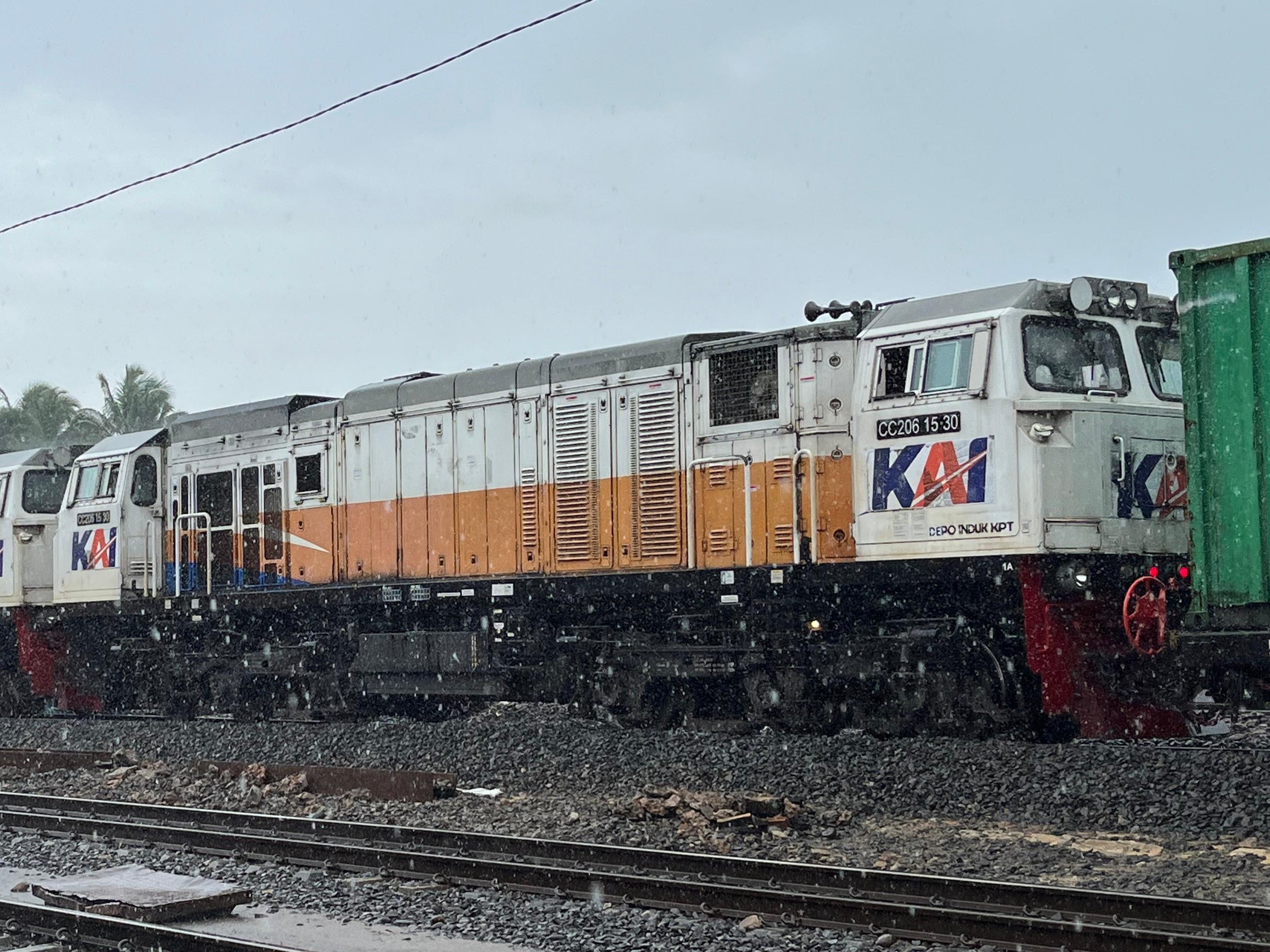 CC 206 15 30 - Depo KPT Lokomotif CC 206 15 30 livery Default di Depo Induk KPT - Sumatera Selatan